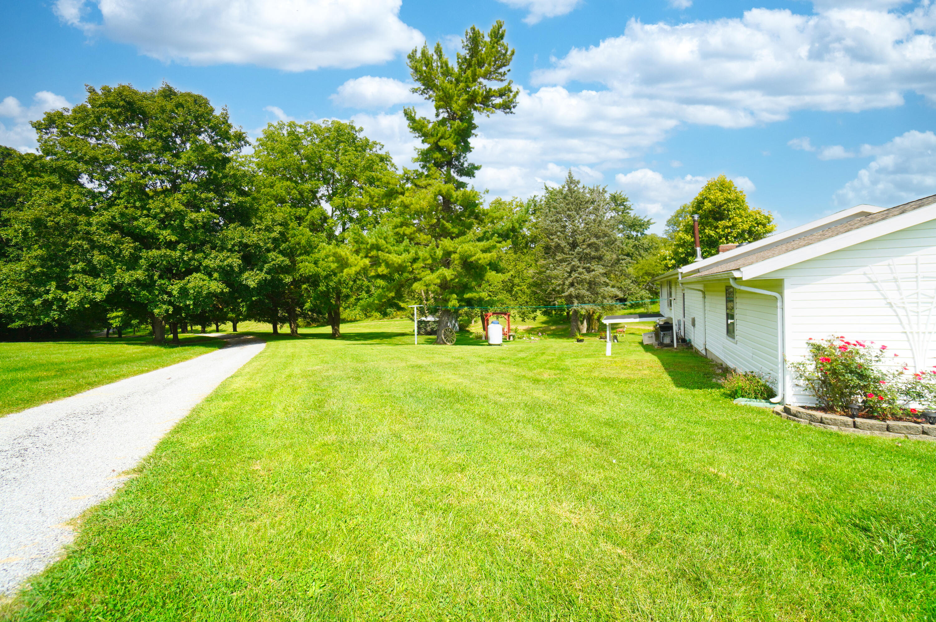 10365 Shelby Freyburg, Wapakoneta, Ohio 45895