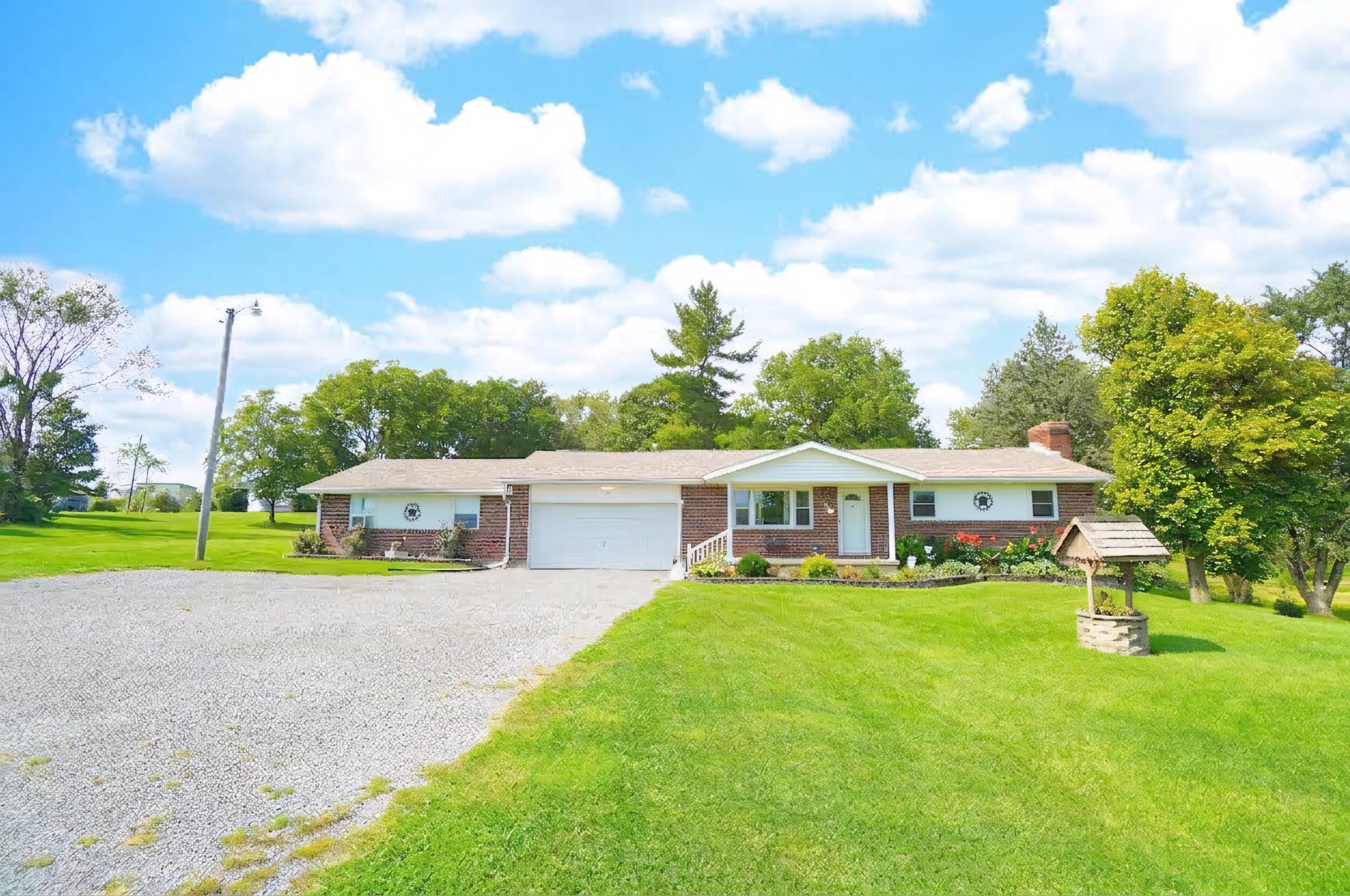 10365 Shelby Freyburg, Wapakoneta, Ohio 45895