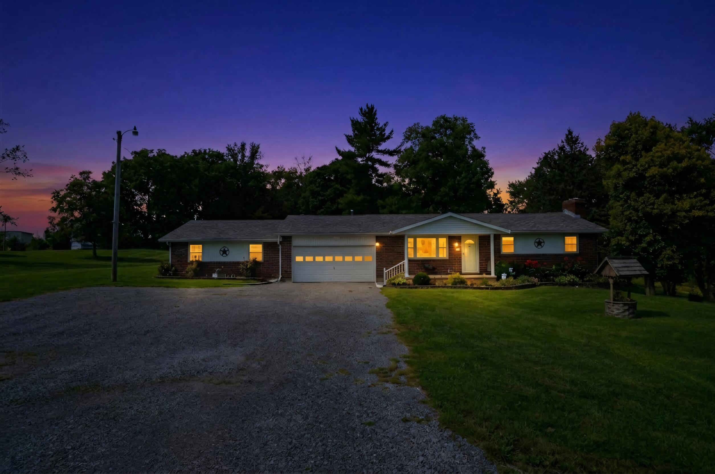 10365 Shelby Freyburg, Wapakoneta, Ohio 45895