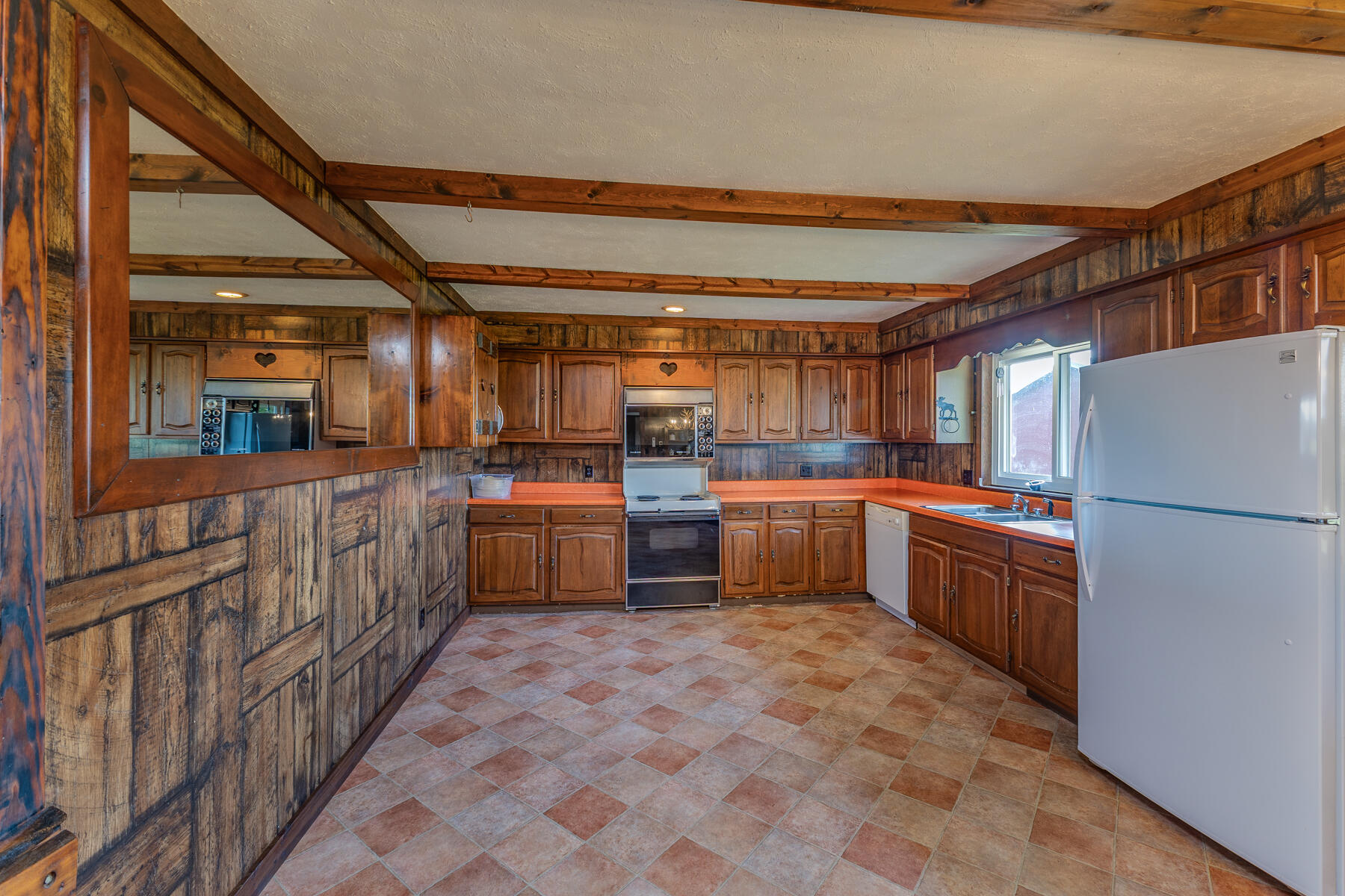 1500 Stillwater, Houston, Ohio 45333
