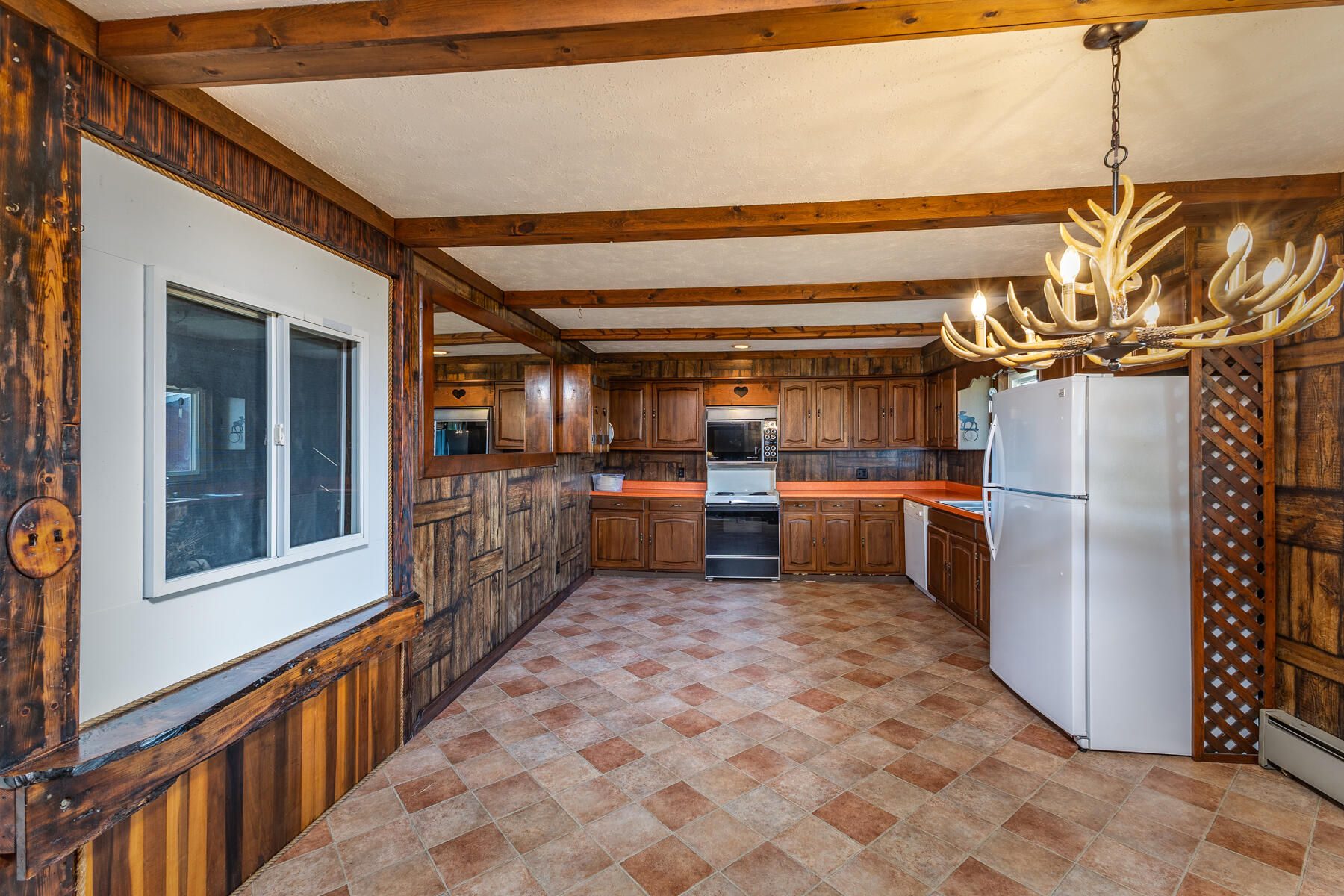 1500 Stillwater, Houston, Ohio 45333