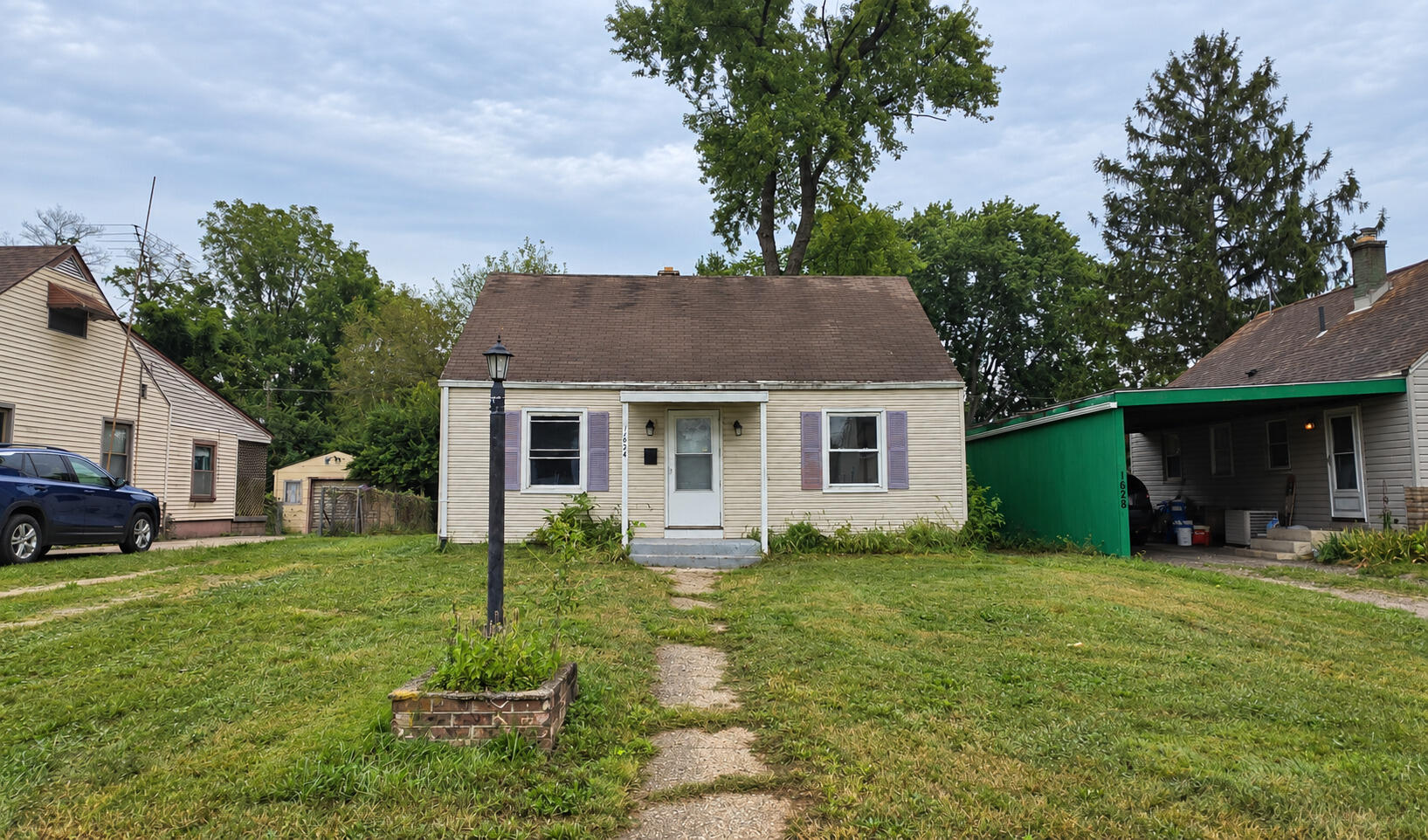 1624 Sweetbriar, Springfield, Ohio 45505