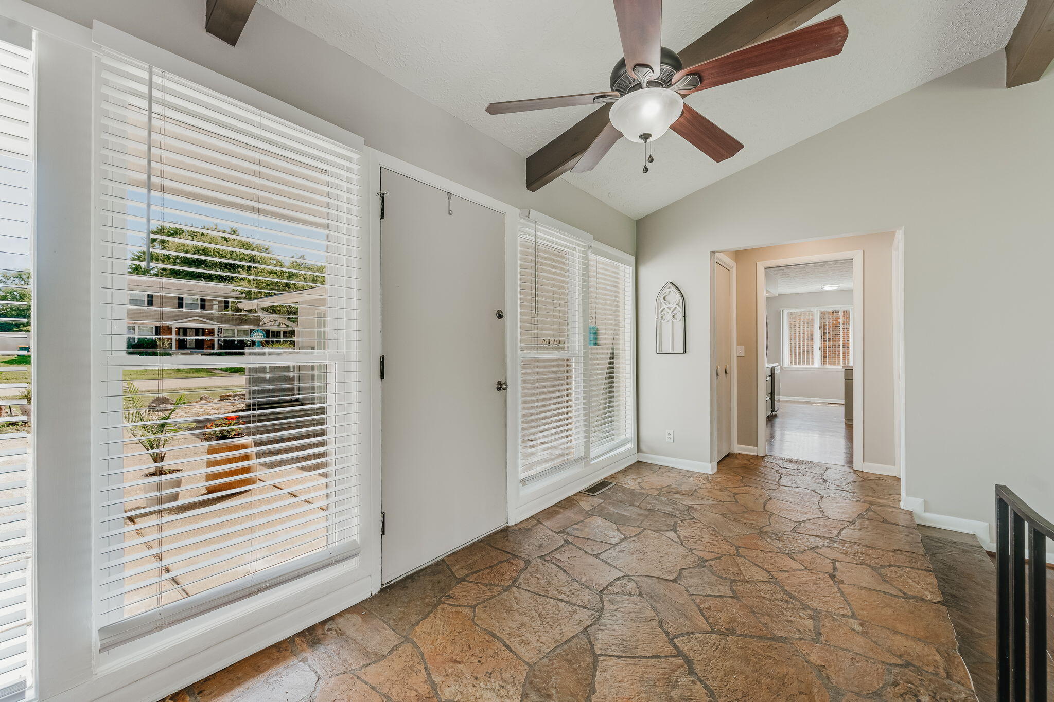 2801 Wellsford, Springfield, Ohio 45503