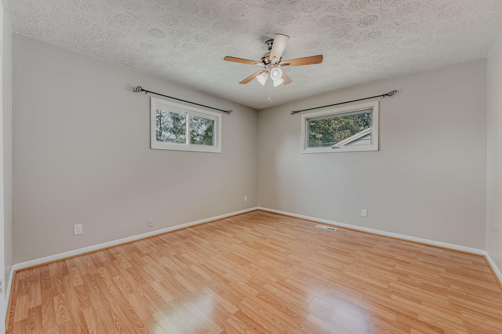 2801 Wellsford, Springfield, Ohio 45503