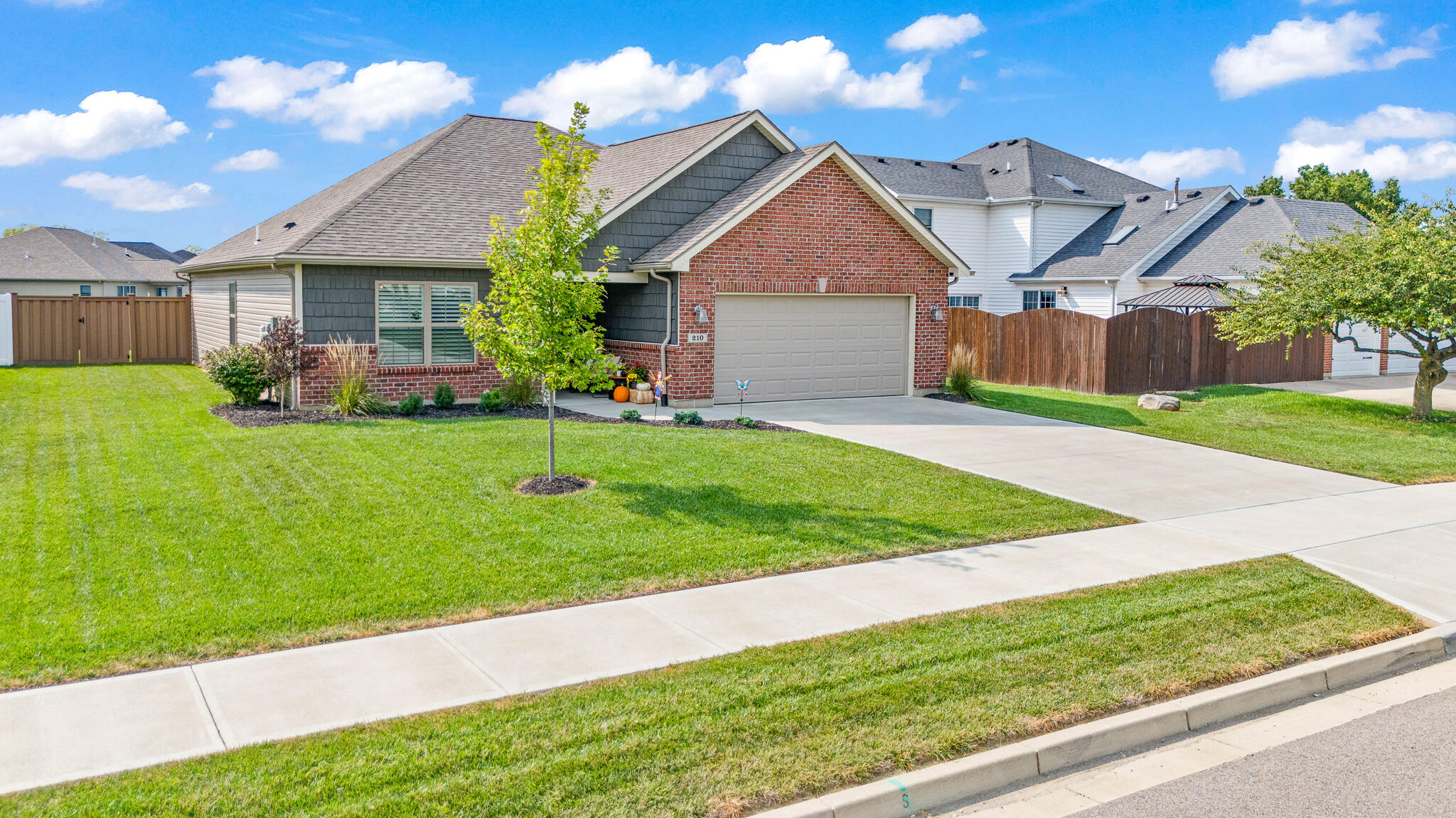 210 Fox Harbor, Troy, Ohio 45373