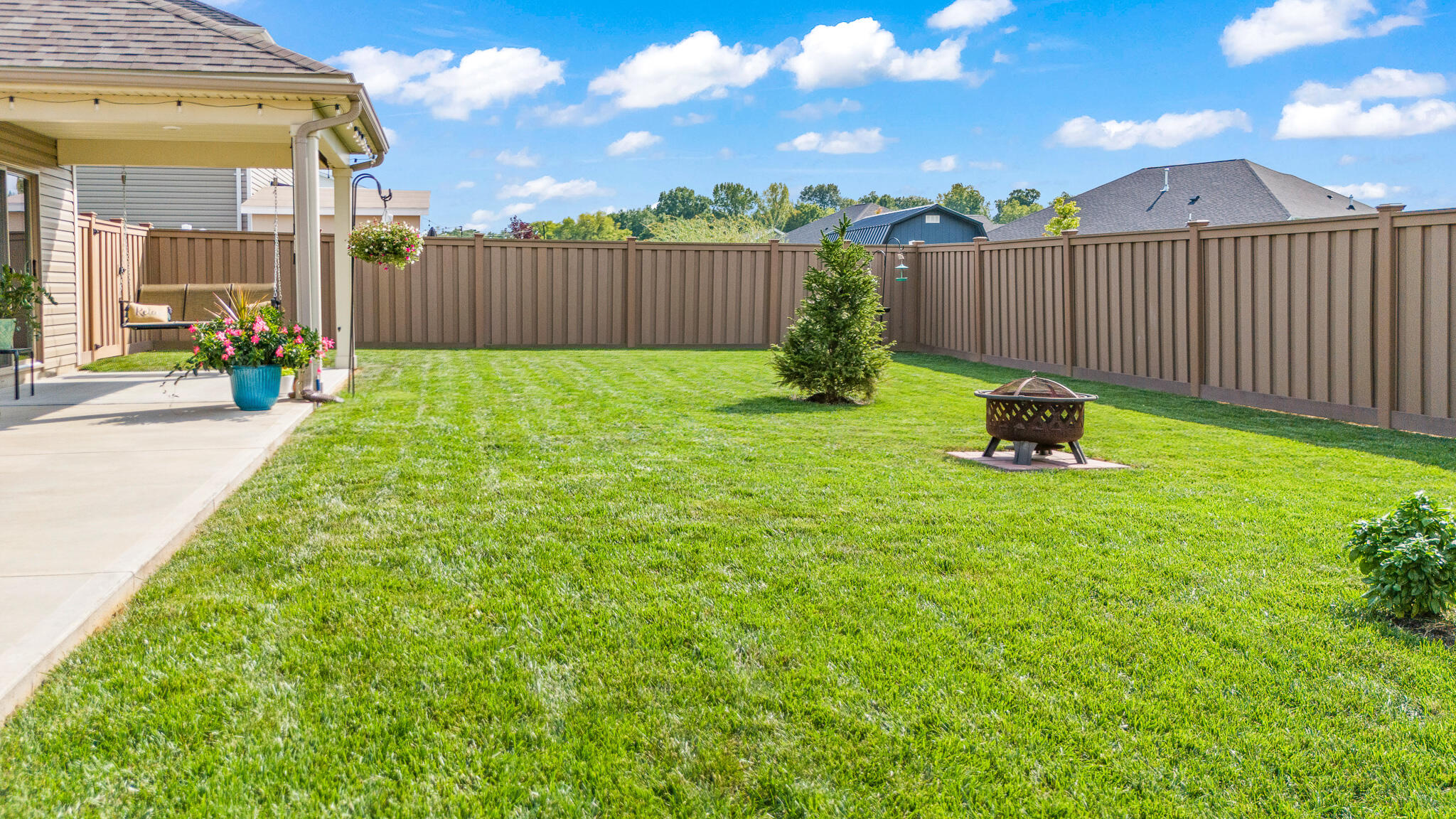 210 Fox Harbor, Troy, Ohio 45373