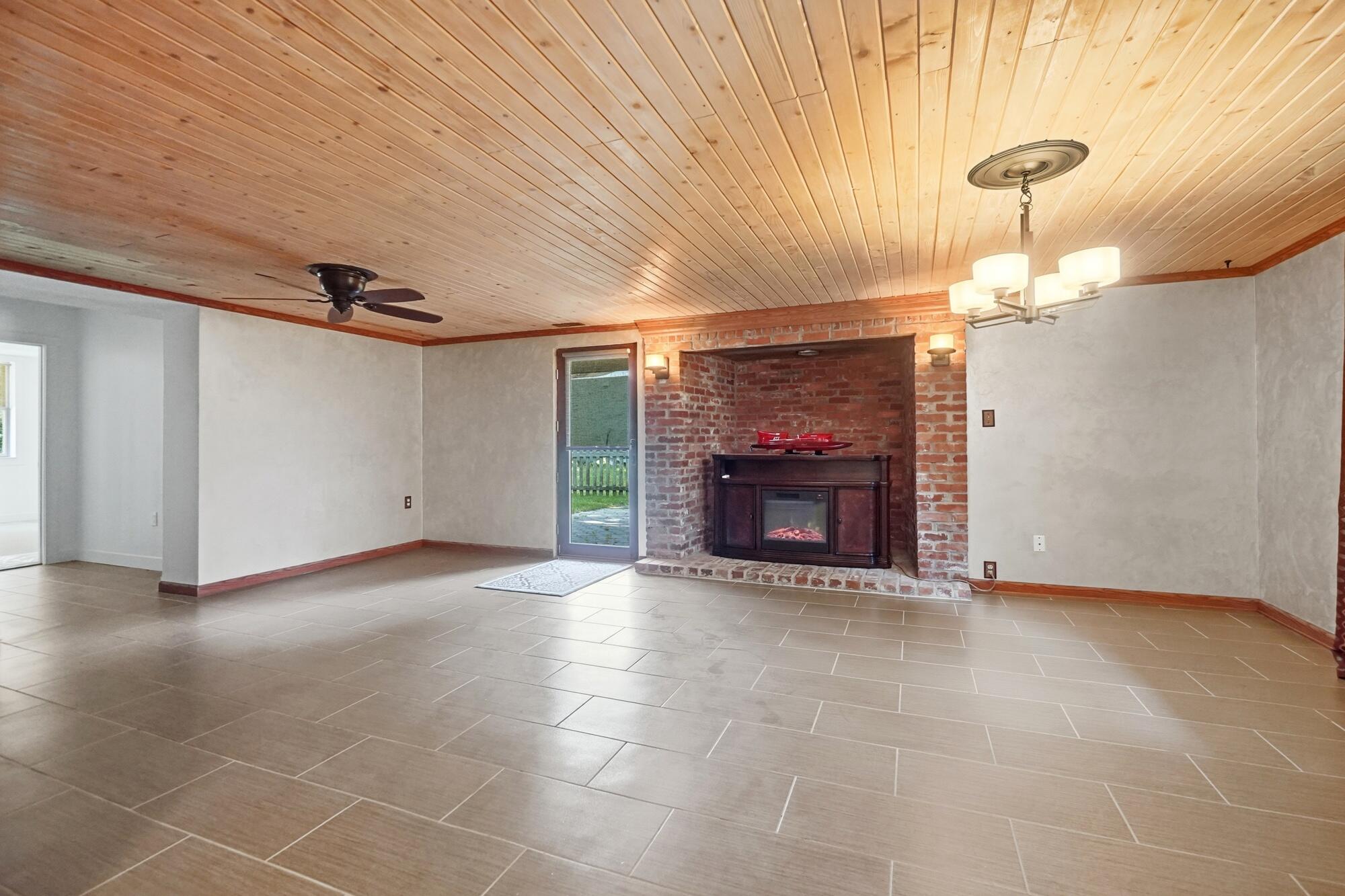 2756 Cottonwood, Springfield, Ohio 45504