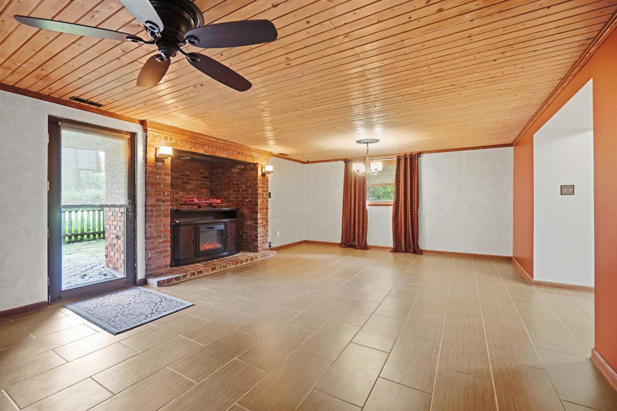 2756 Cottonwood, Springfield, Ohio 45504