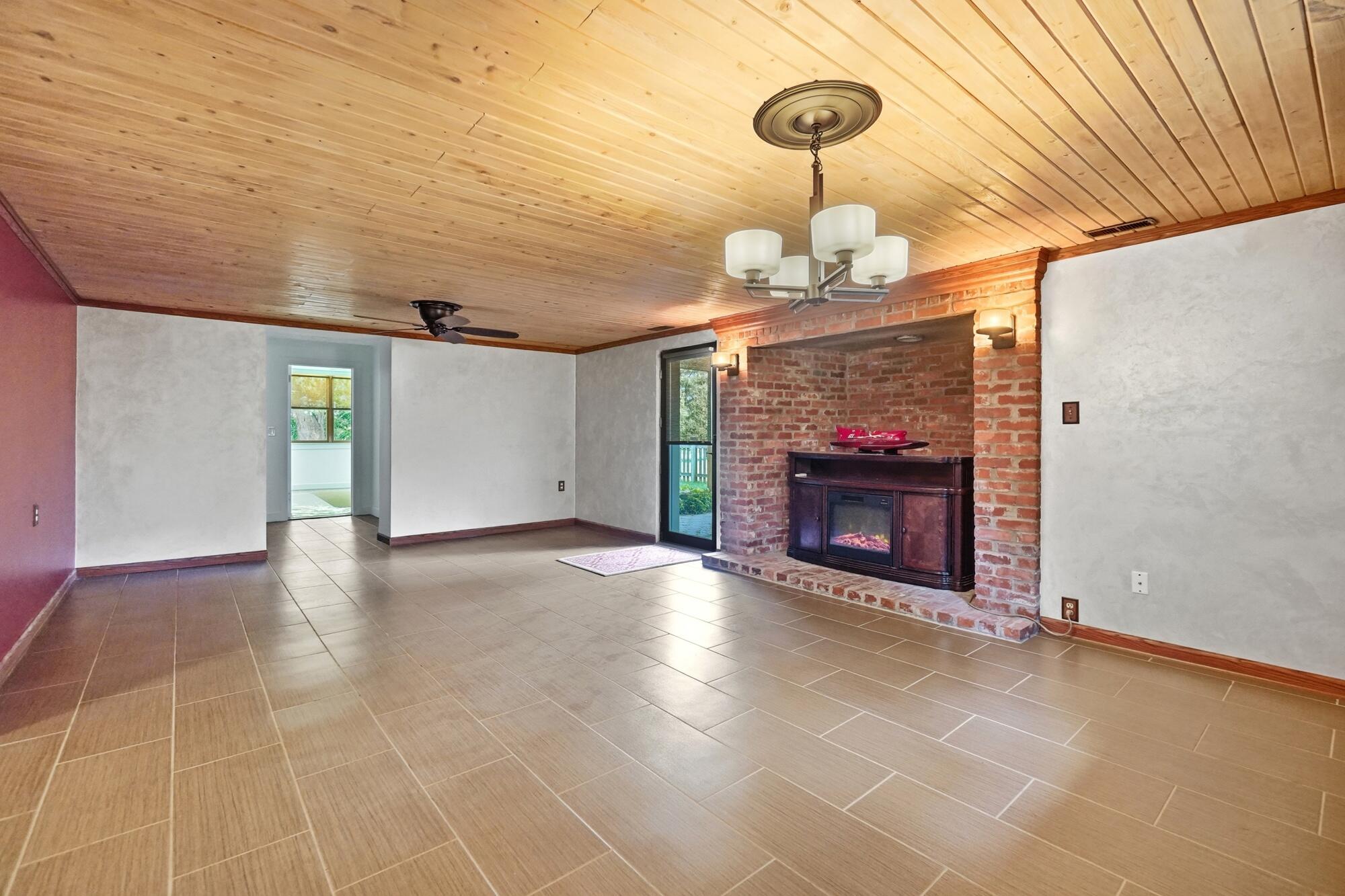 2756 Cottonwood, Springfield, Ohio 45504