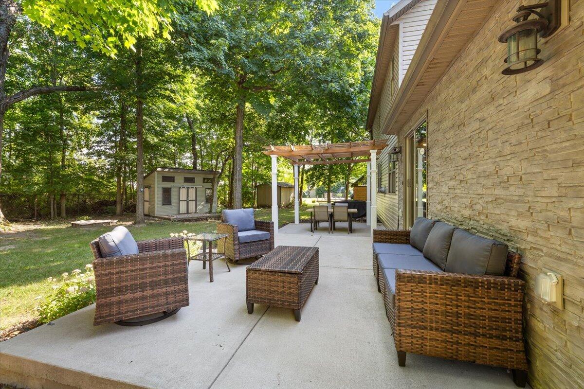 2340 Cara, Troy, Ohio 45373