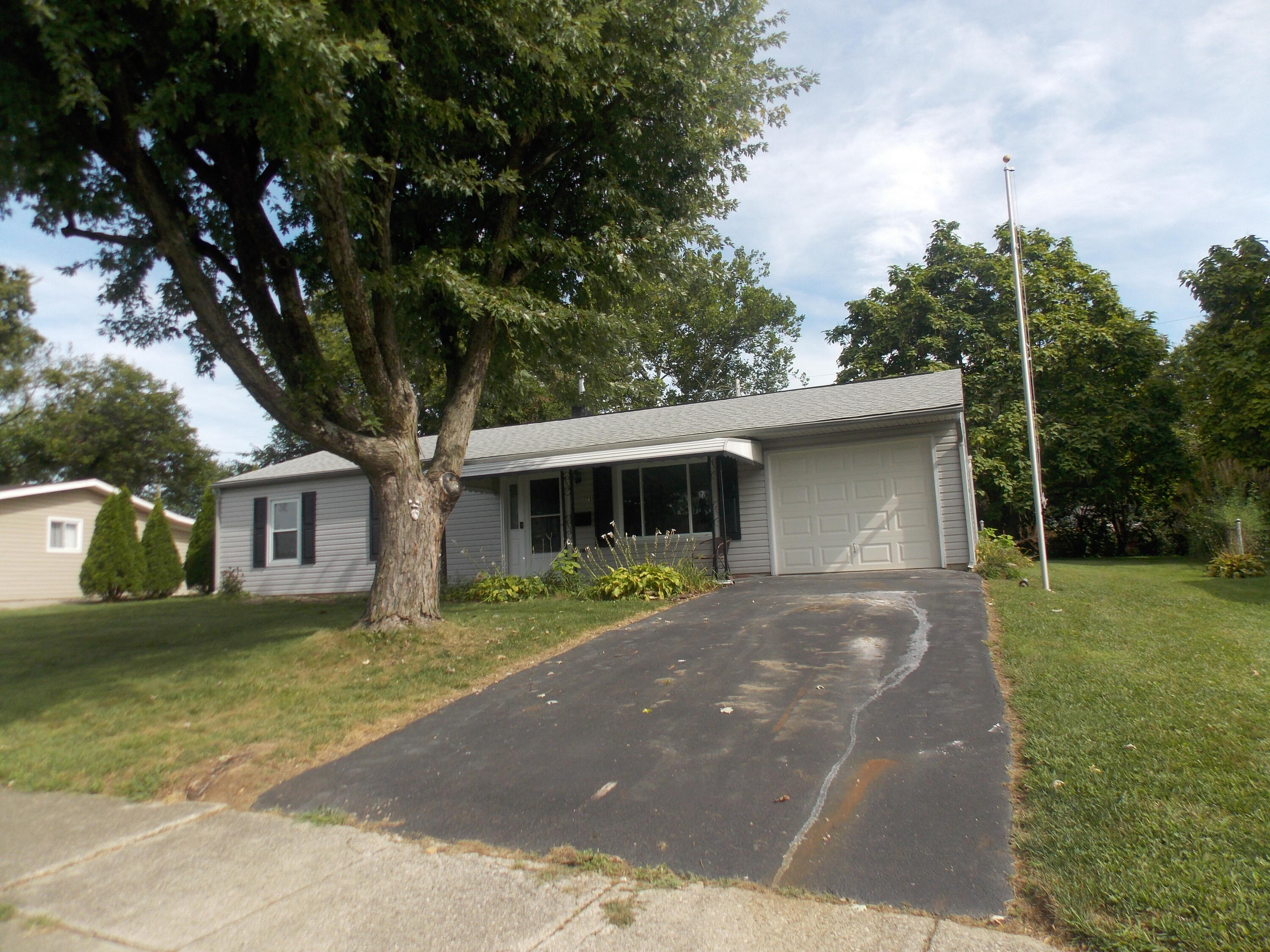 1738 Lundgren, New Carlisle, Ohio 45344