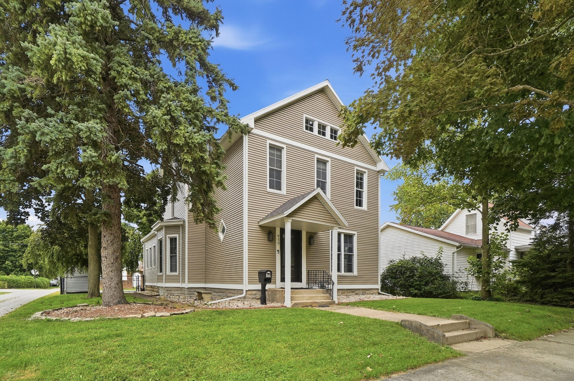 410 Pearl, Wapakoneta, Ohio 45895