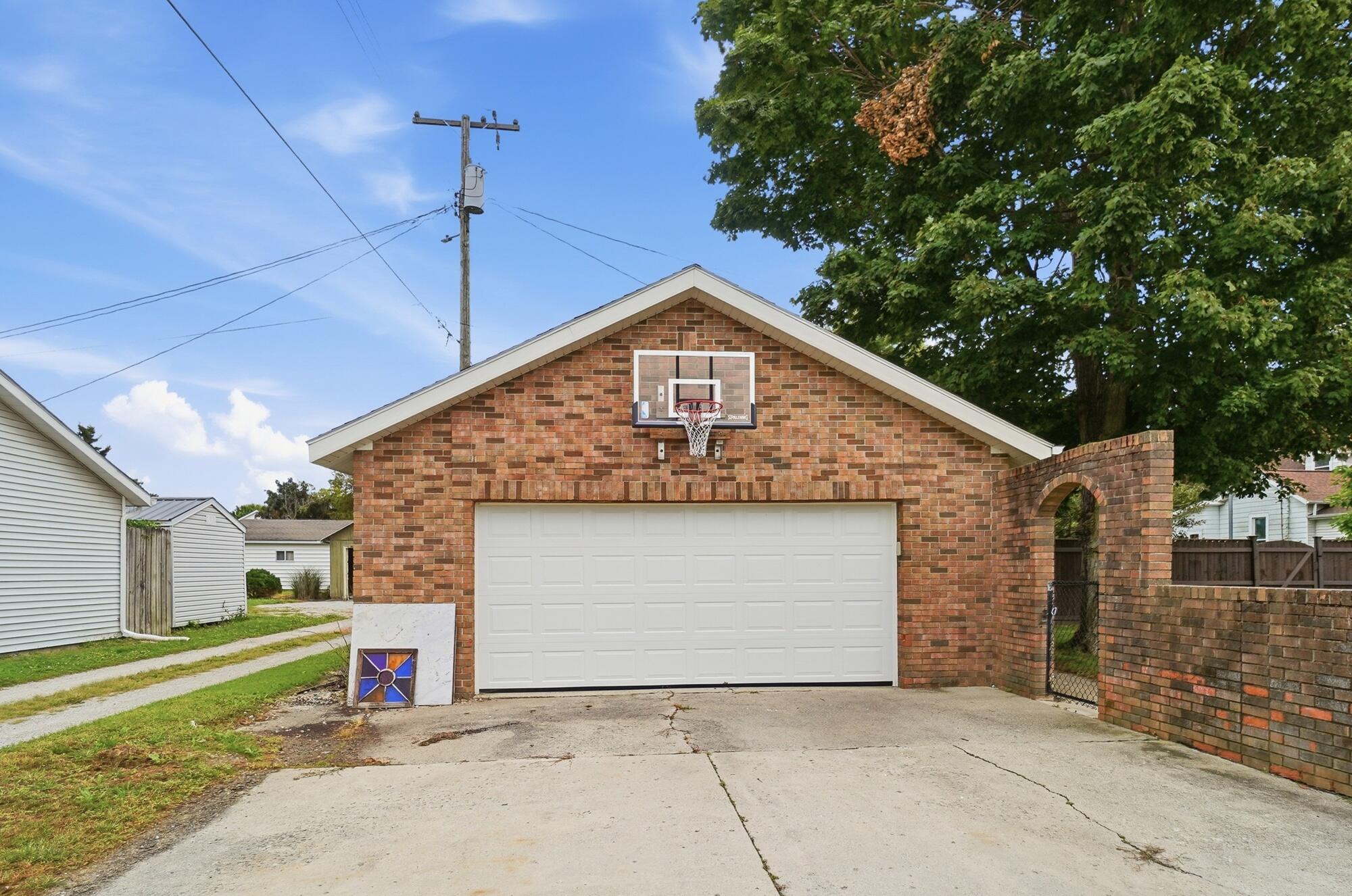 410 Pearl, Wapakoneta, Ohio 45895