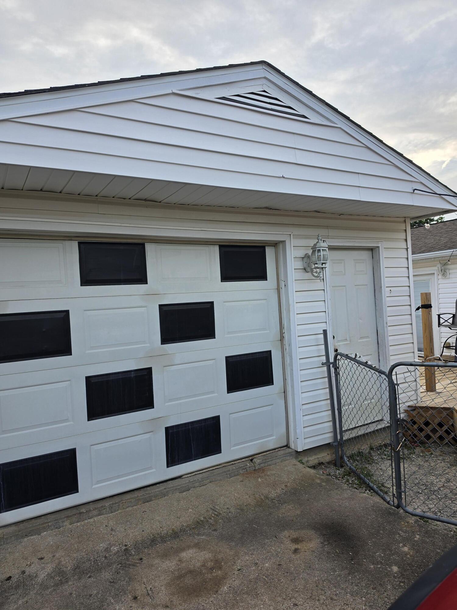 404 Pinewood, Piqua, Ohio 45356
