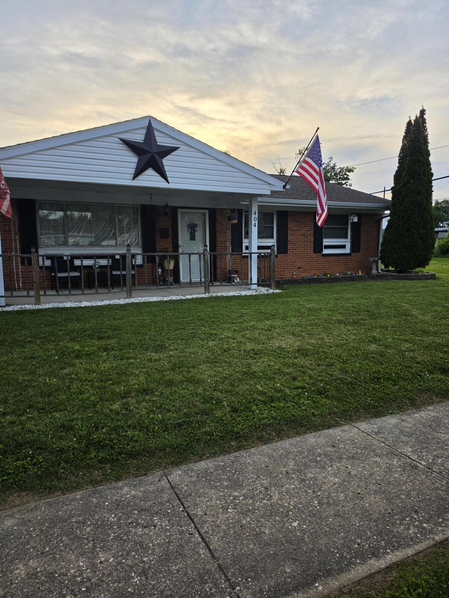 404 Pinewood, Piqua, Ohio 45356