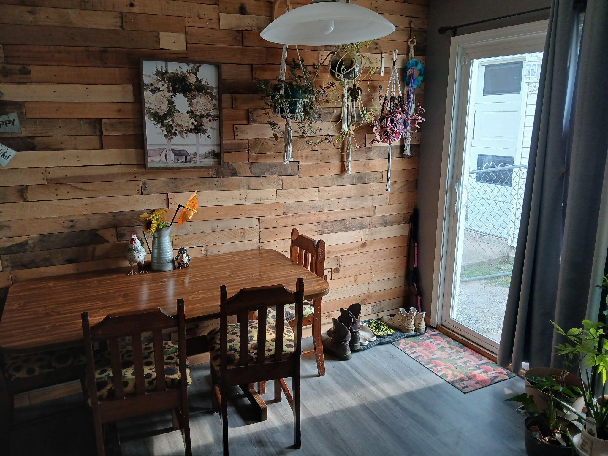 404 Pinewood, Piqua, Ohio 45356