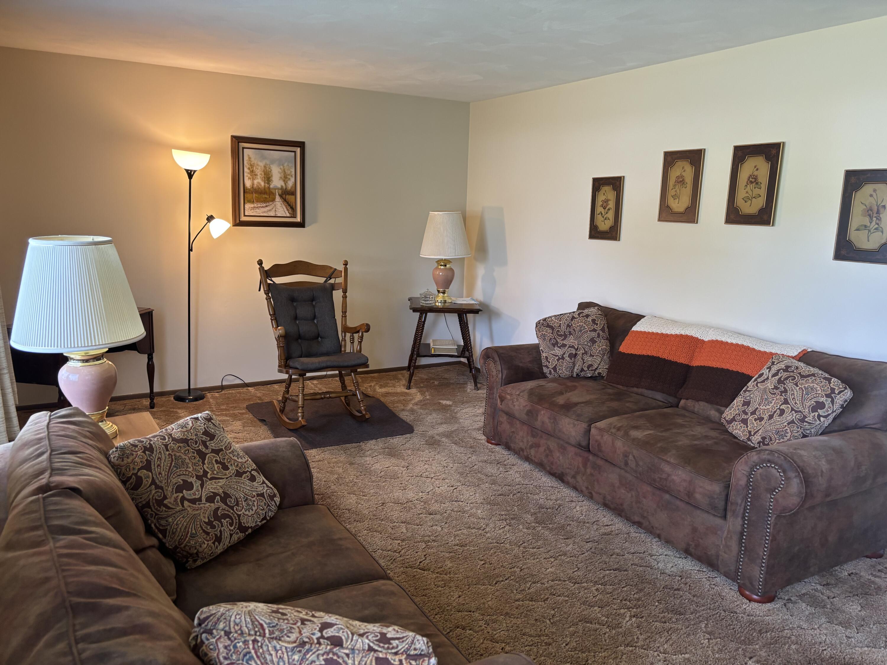 213 North, Anna, Ohio 45302