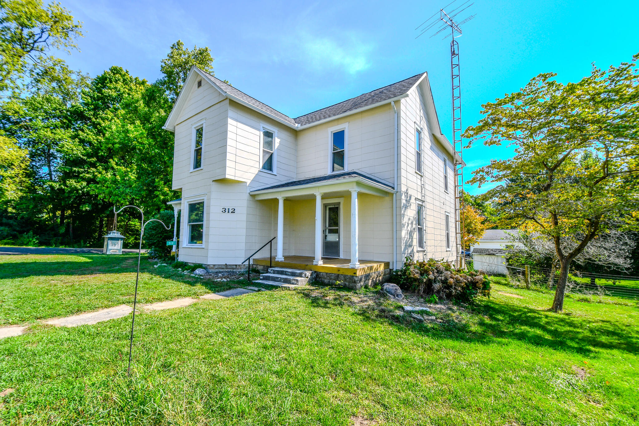 312 Monroe, Christiansburg, Ohio 45389