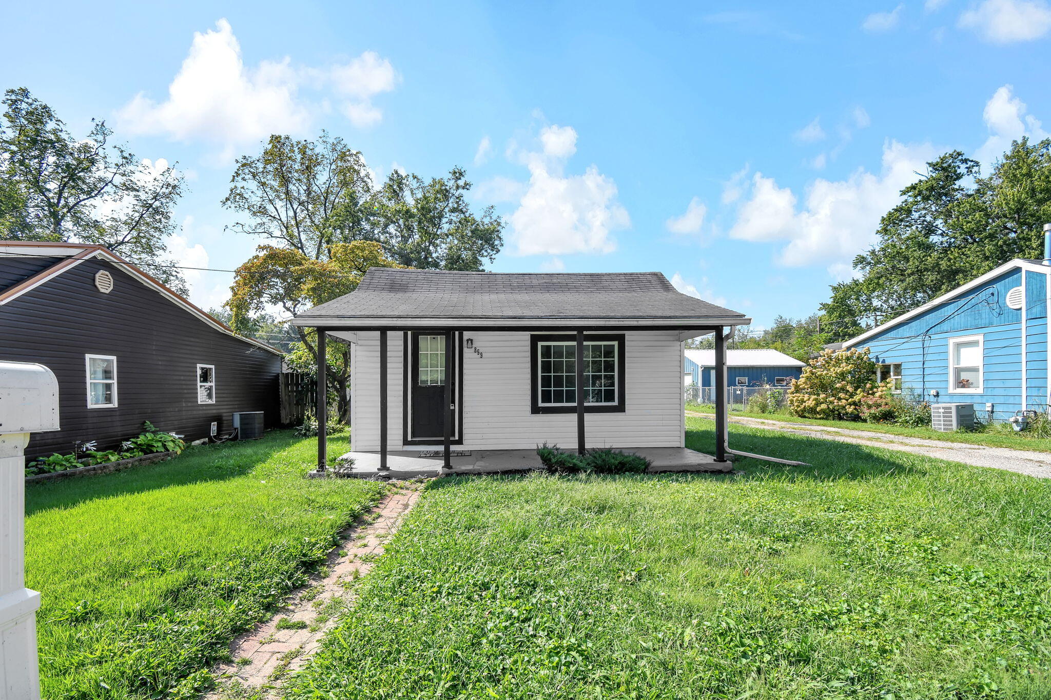 859 Jones, Newark, Ohio 43055