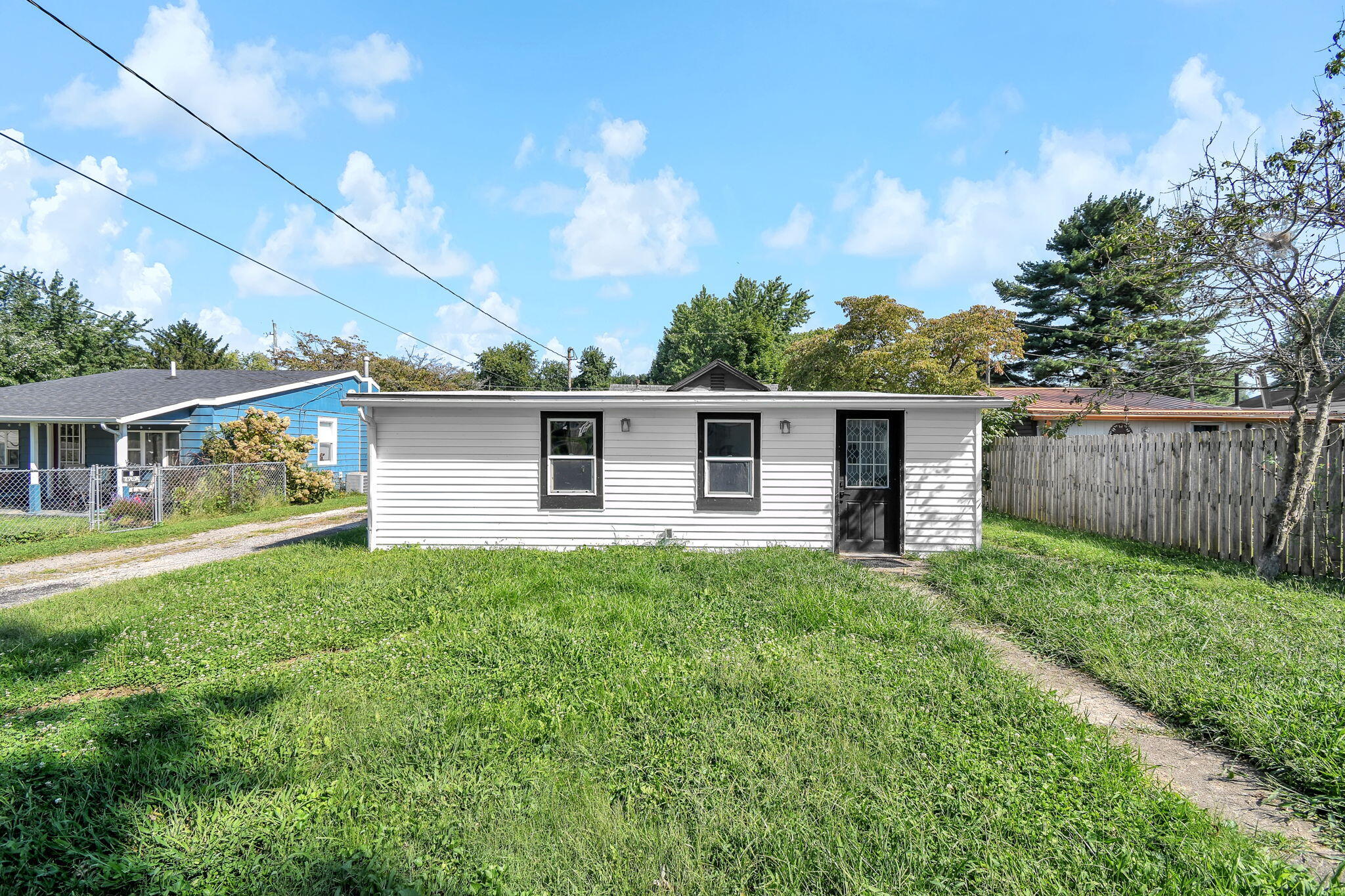 859 Jones, Newark, Ohio 43055