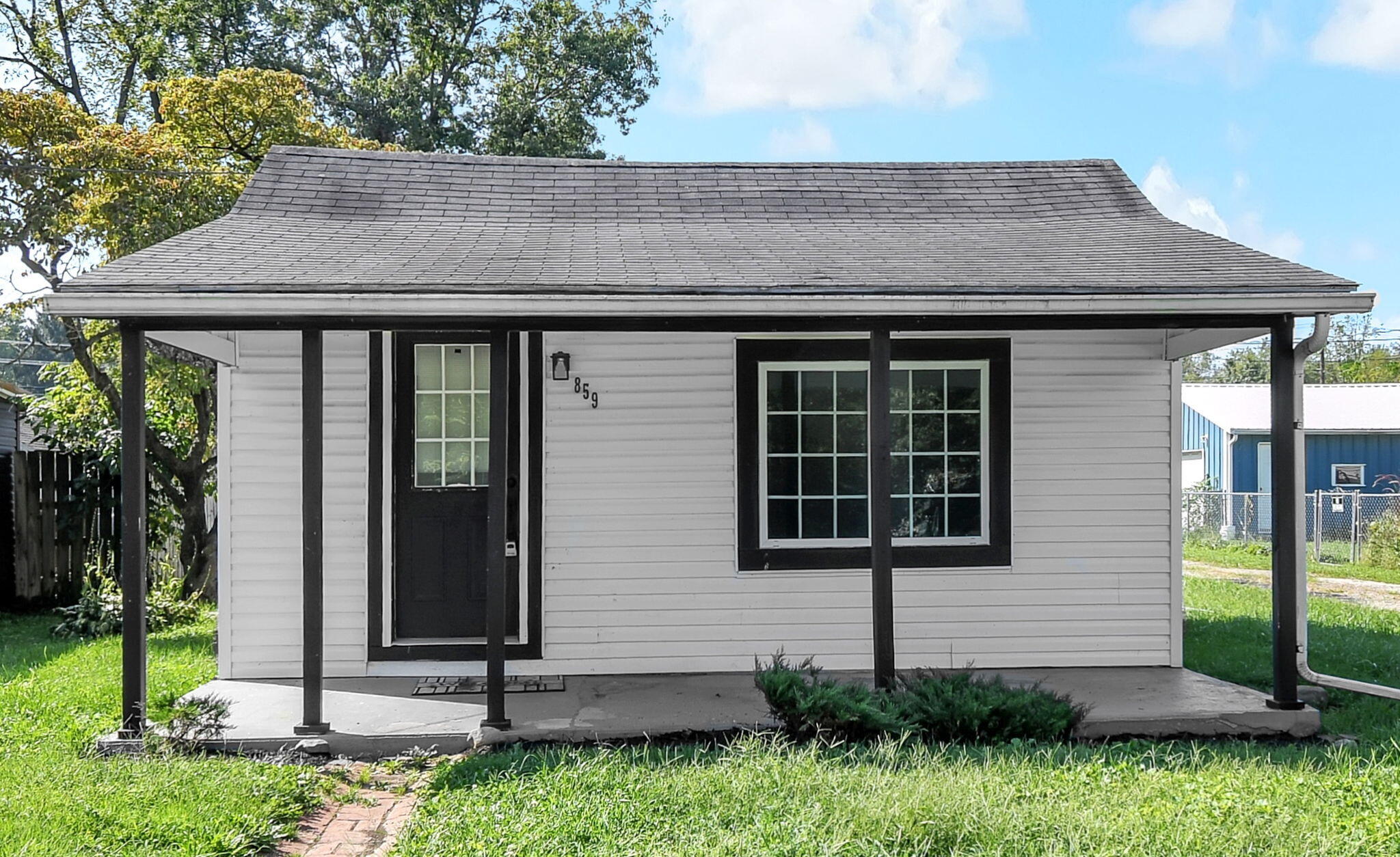859 Jones, Newark, Ohio 43055