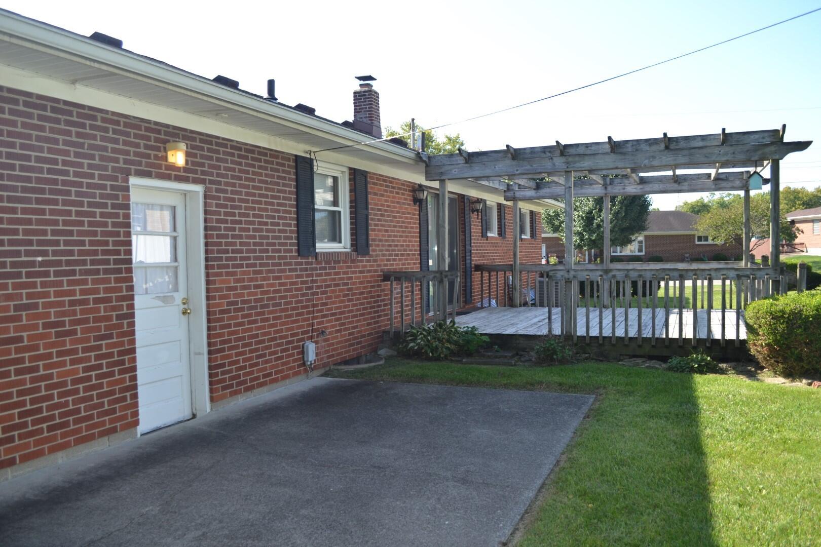 2683 Home Orchard, Springfield, Ohio 45503