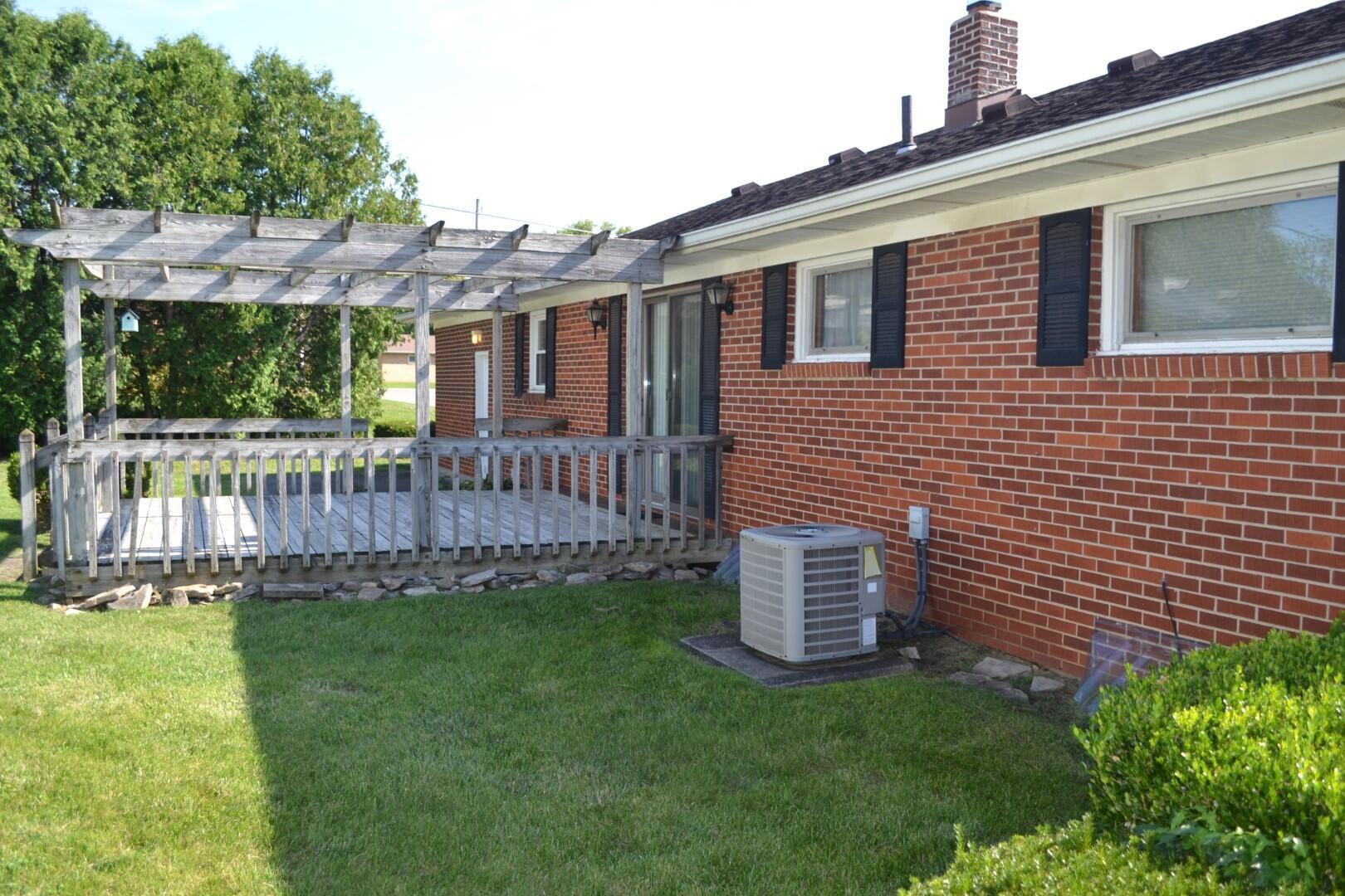 2683 Home Orchard, Springfield, Ohio 45503