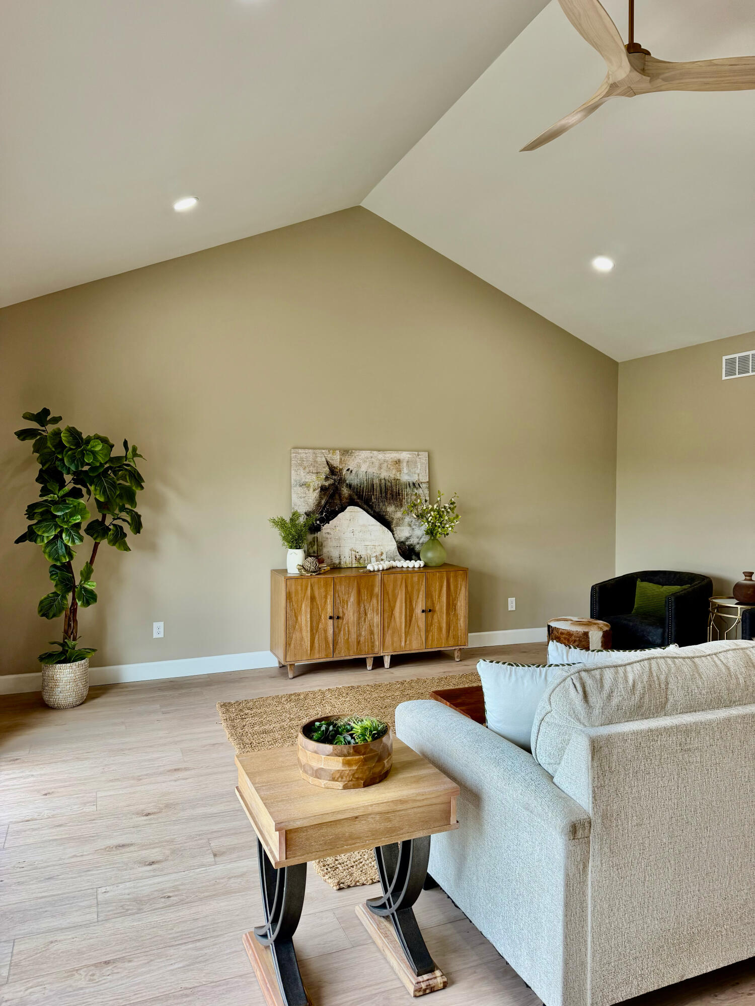 1909 Rosewood, Wapakoneta, Ohio 45895
