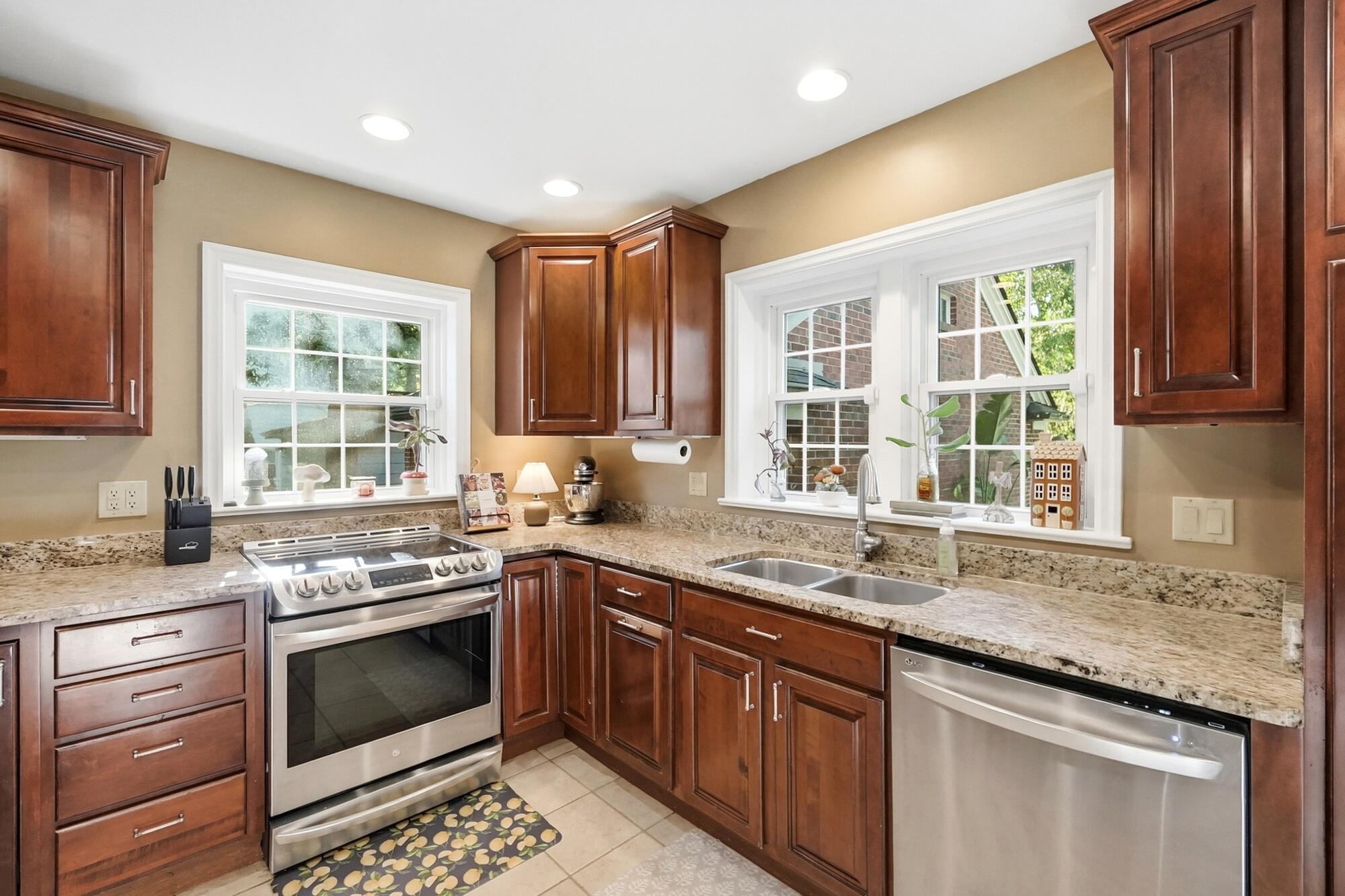 431 Dover, Springfield, Ohio 45504