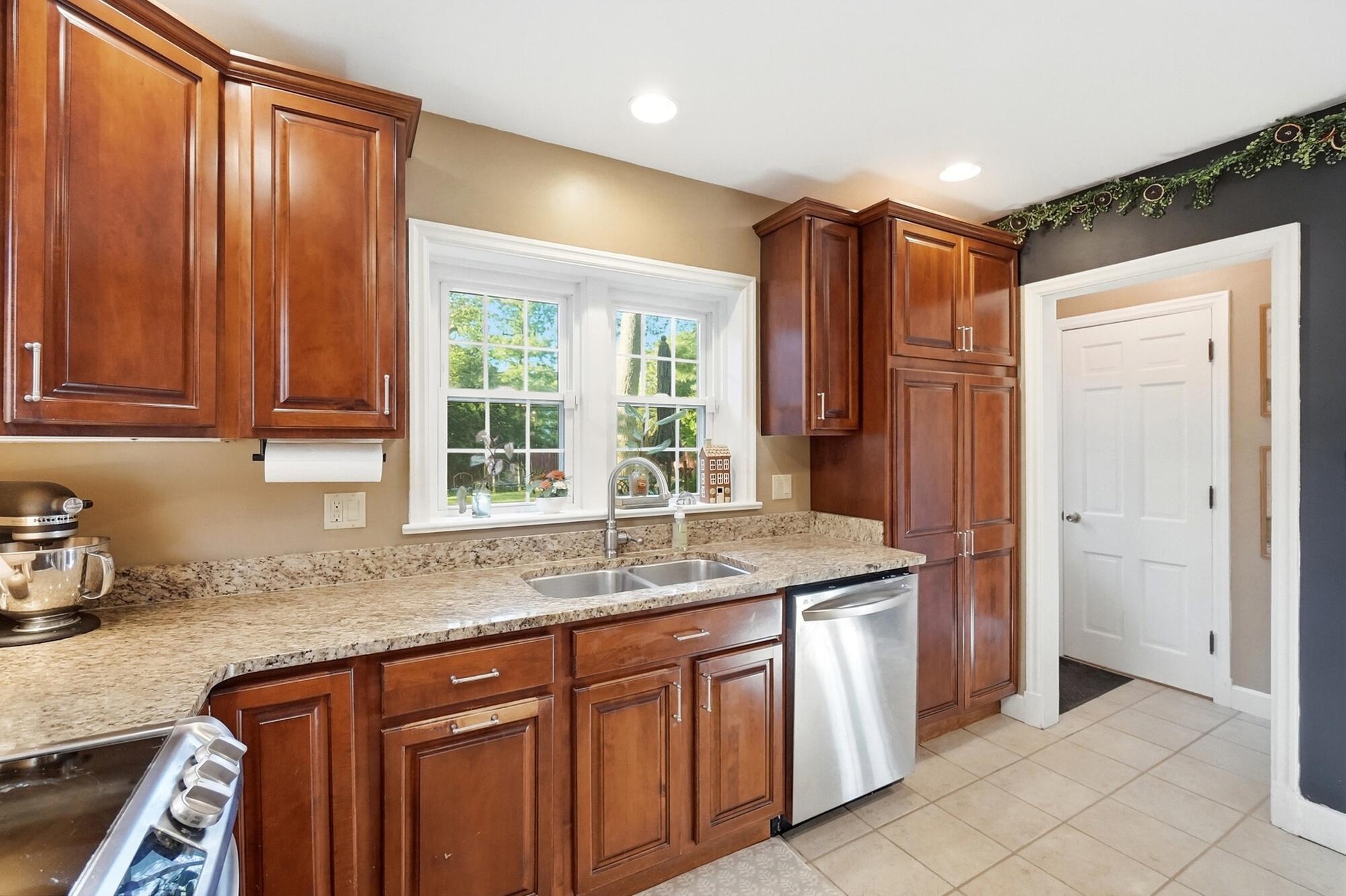 431 Dover, Springfield, Ohio 45504