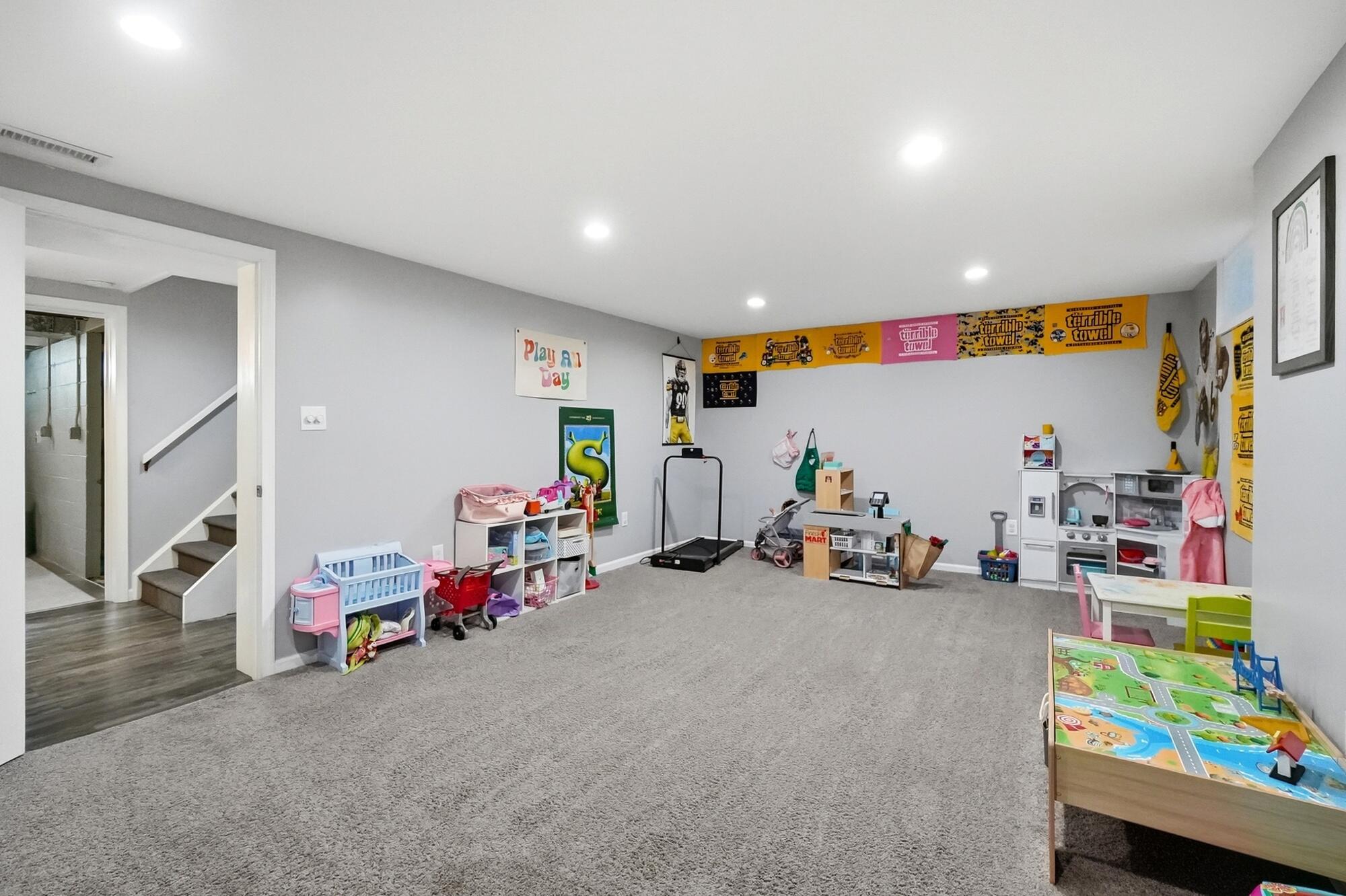 431 Dover, Springfield, Ohio 45504