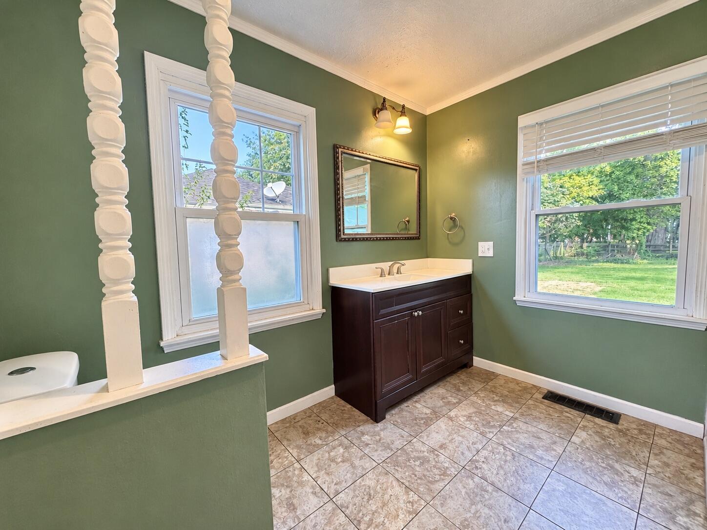 4 Richmond, London, Ohio 43140