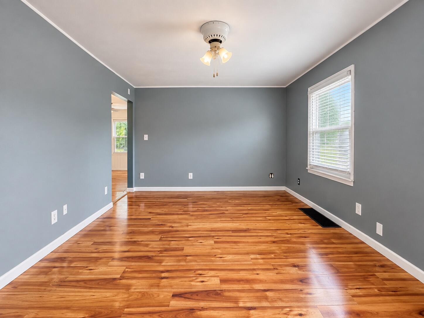 4 Richmond, London, Ohio 43140