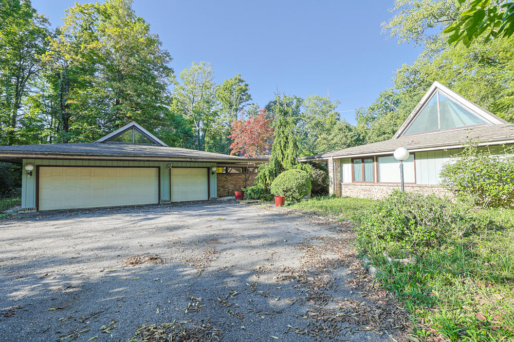 5445 Sherfield, Dayton, Ohio 45426