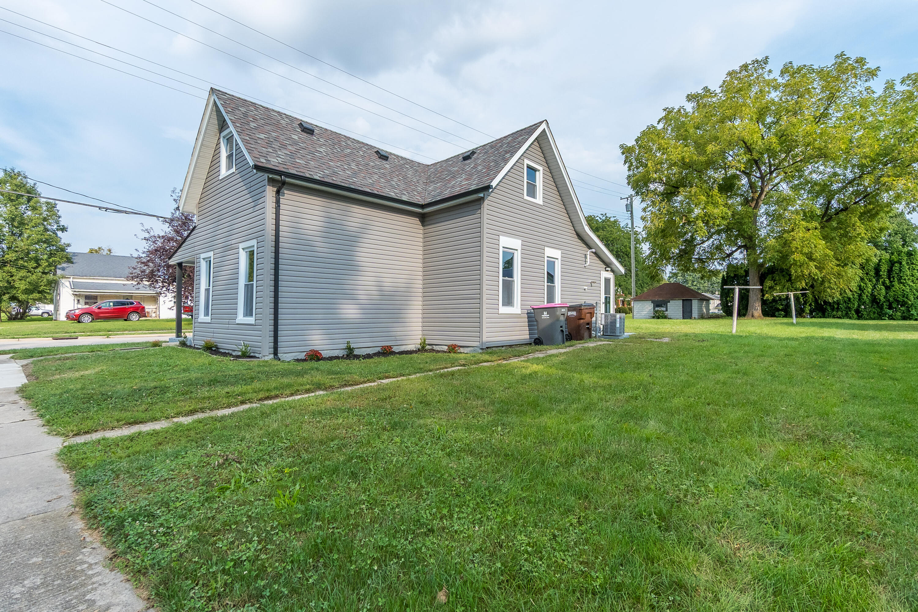 142 James, Bradford, Ohio 45308