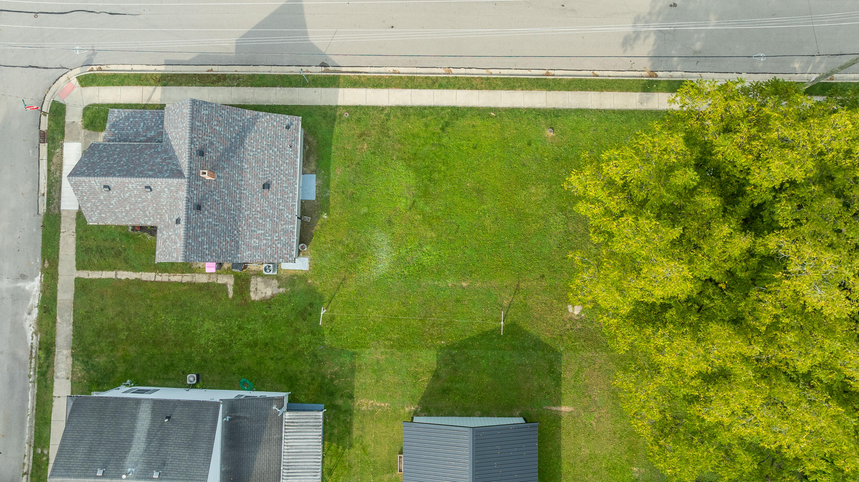 142 James, Bradford, Ohio 45308