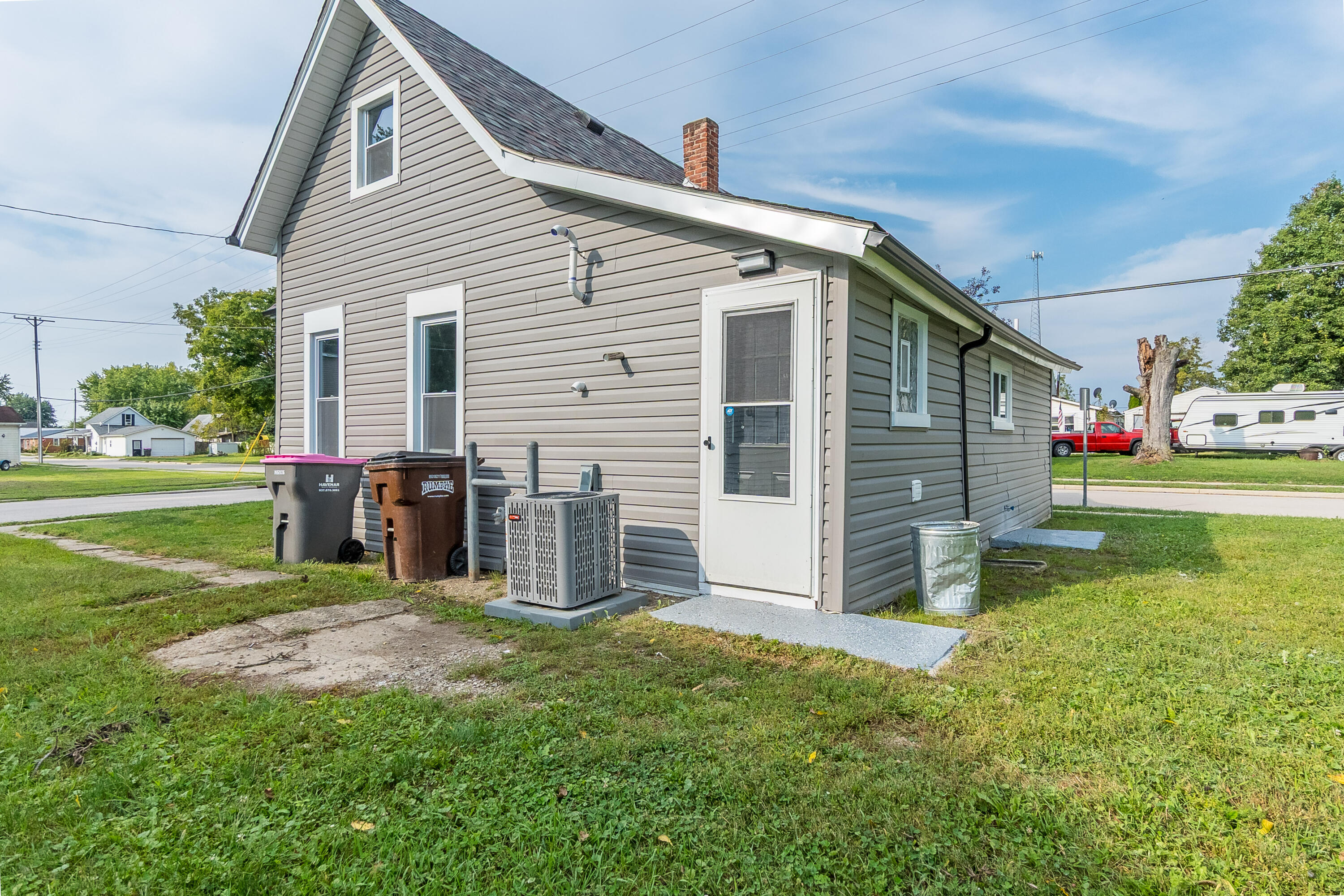 142 James, Bradford, Ohio 45308