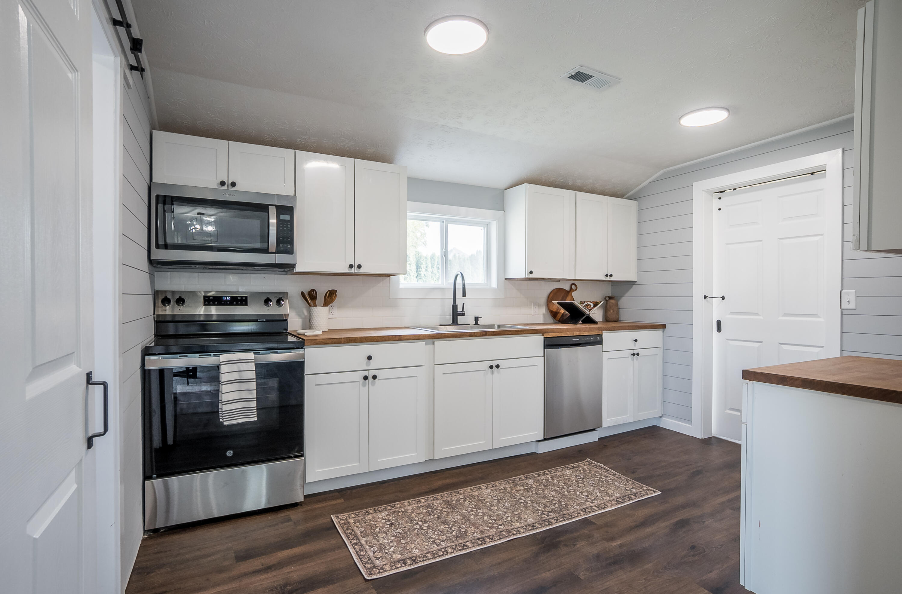 142 James, Bradford, Ohio 45308