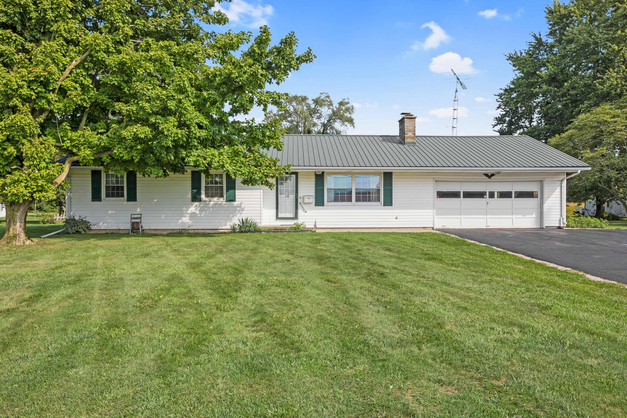 250 Geneva, Dunkirk, Ohio 45836