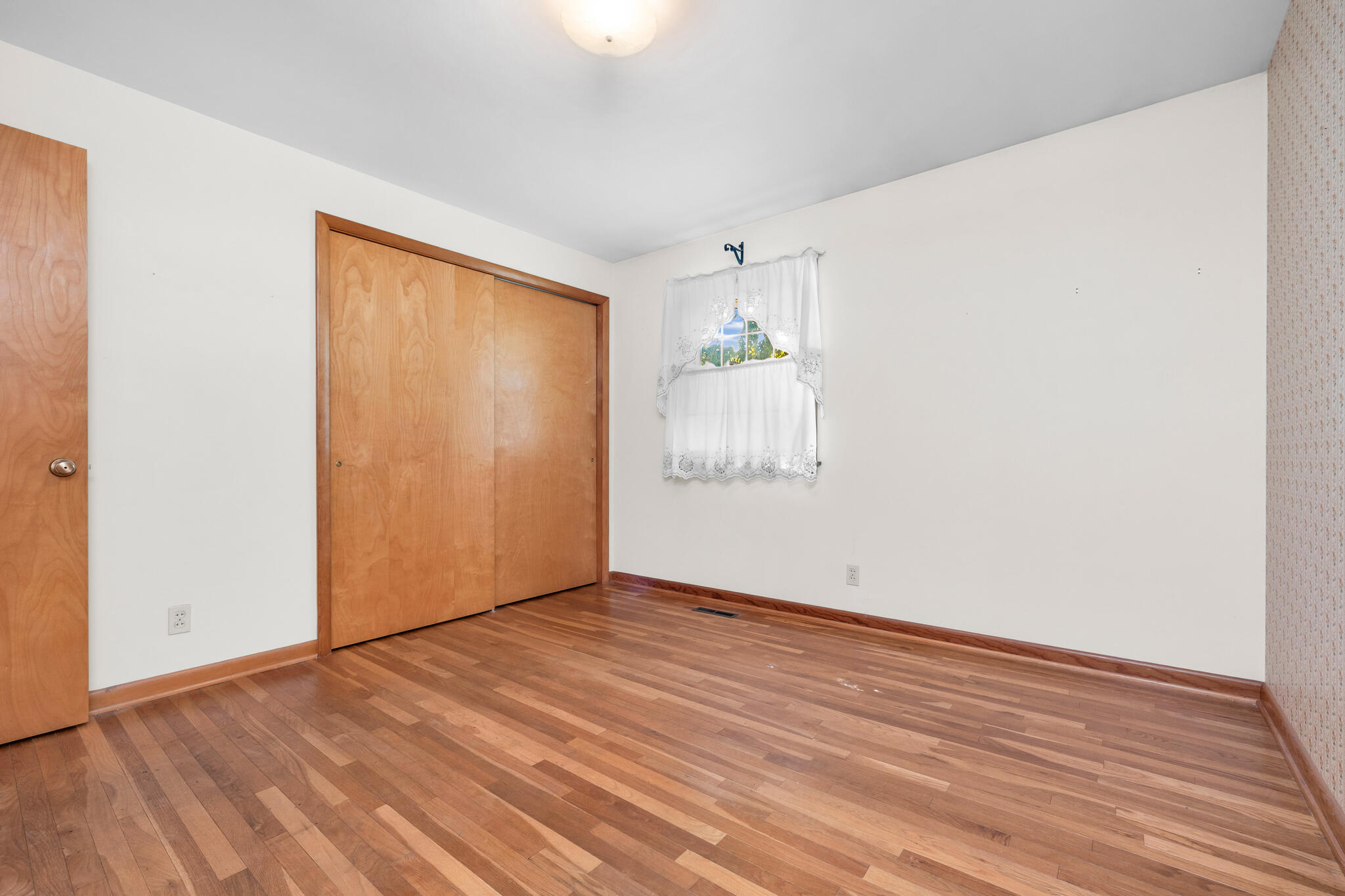 250 Geneva, Dunkirk, Ohio 45836