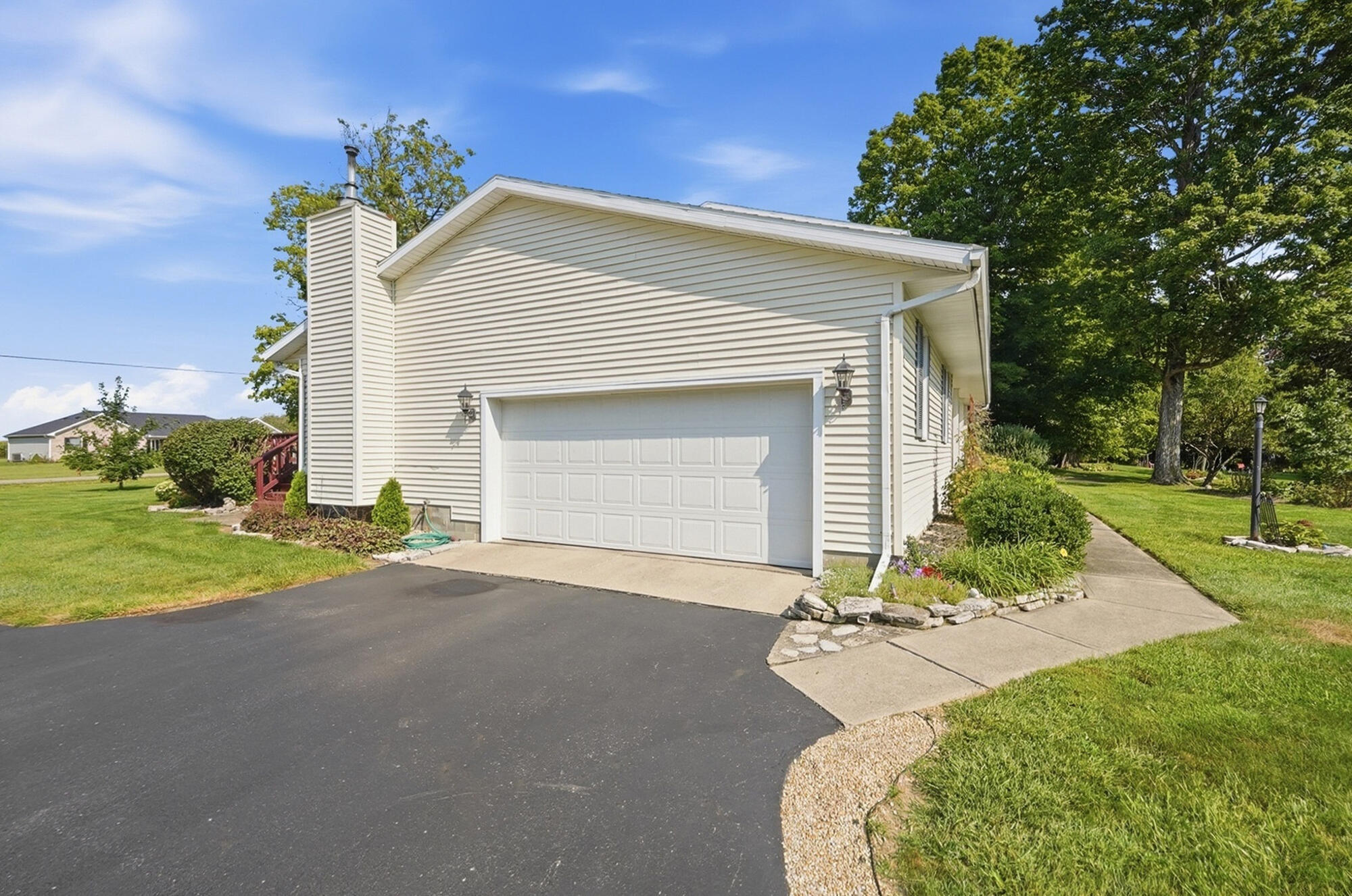 1667 Bending Tree, New Carlisle, Ohio 45344