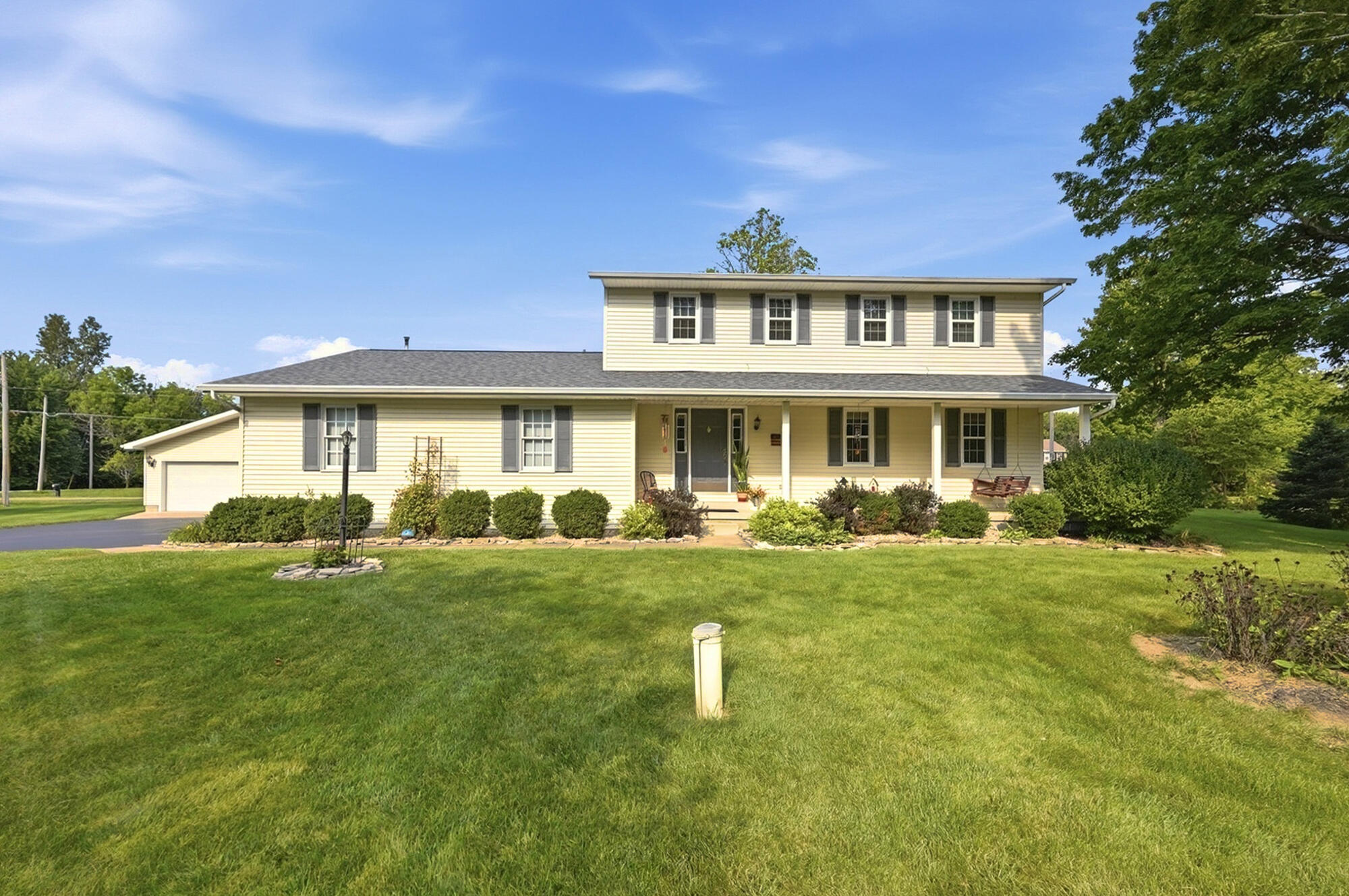 1667 Bending Tree, New Carlisle, Ohio 45344