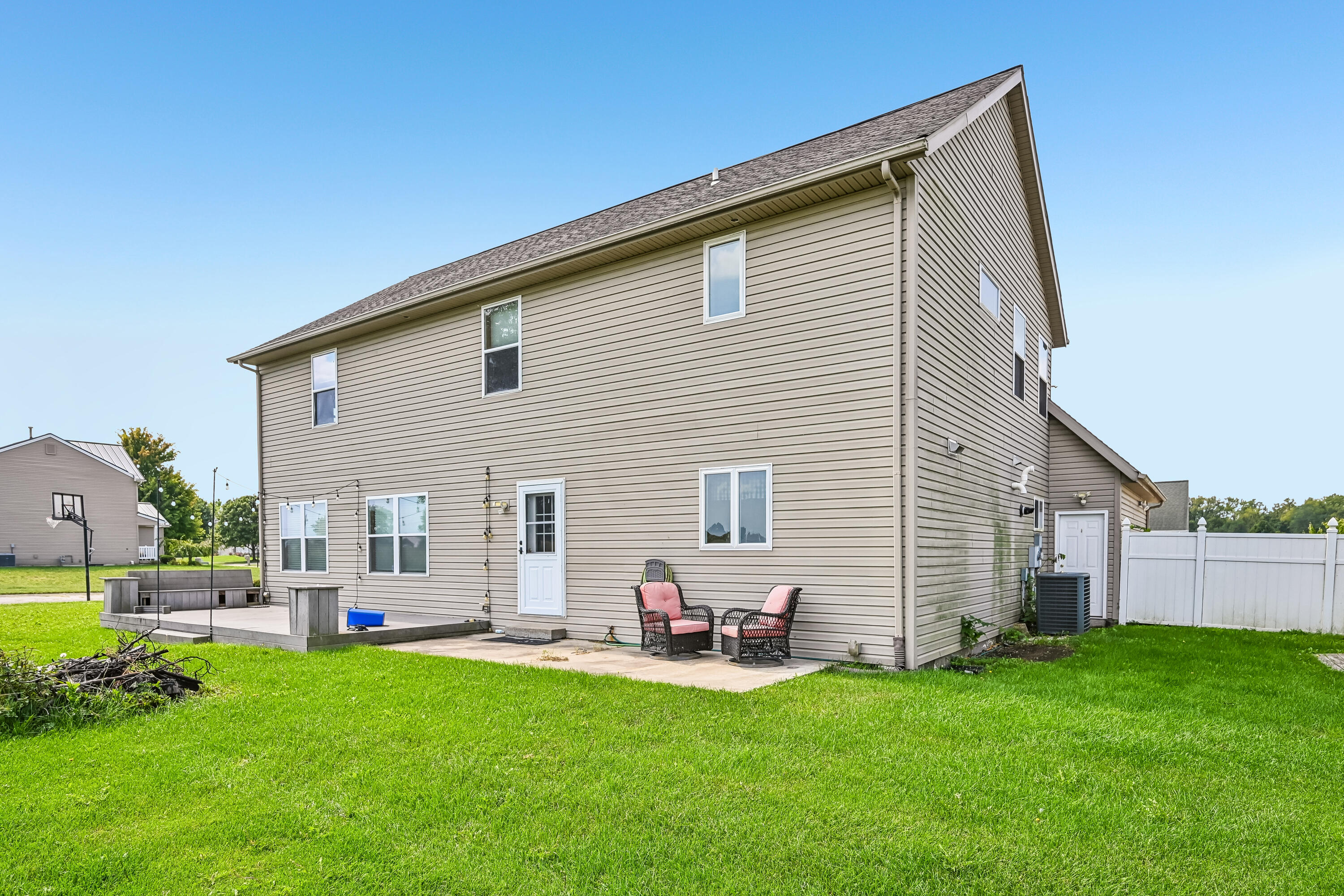 800 Mckees Mill, New Carlisle, Ohio 45344