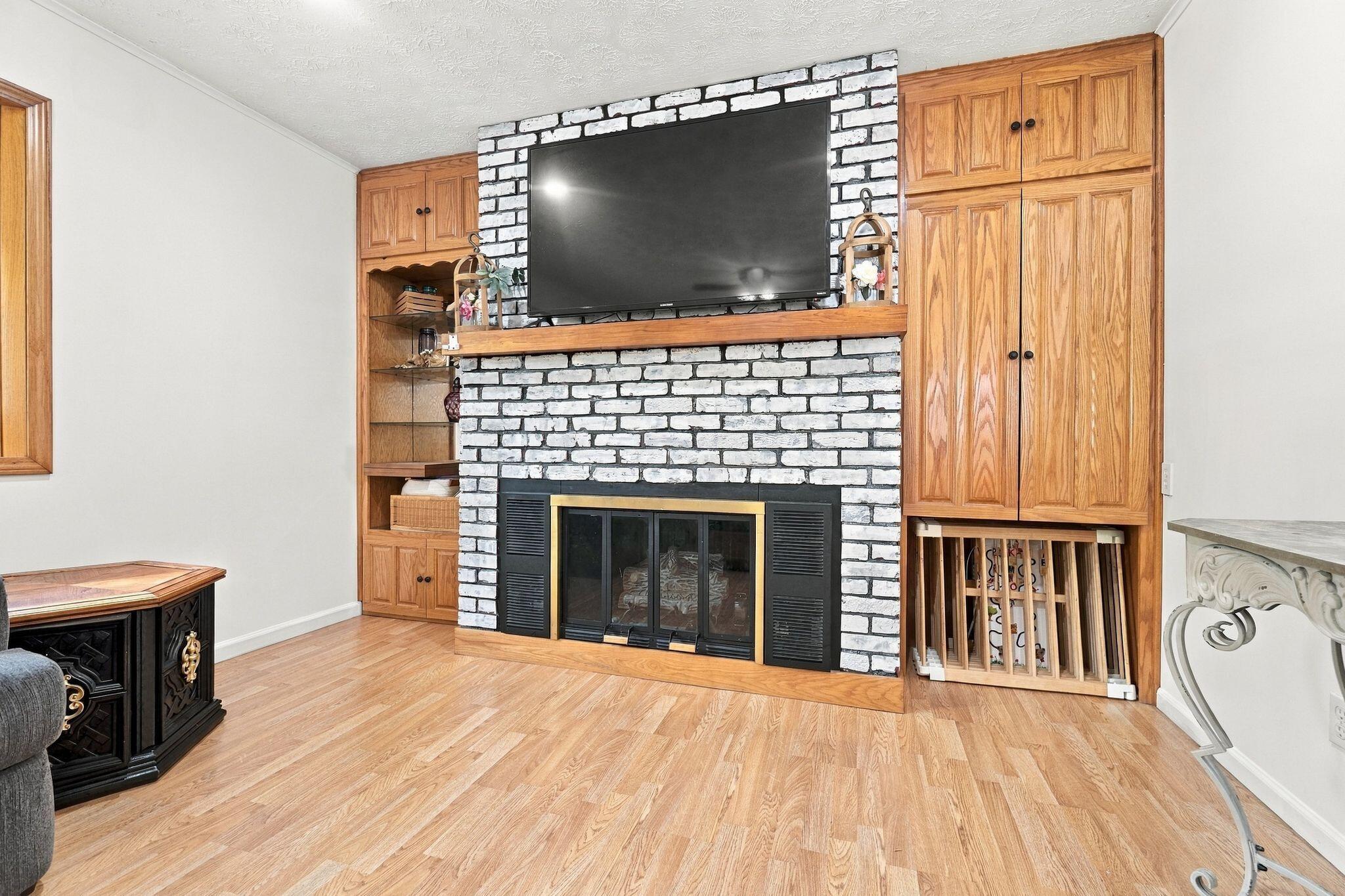 471 Center, West Mansfield, Ohio 43358