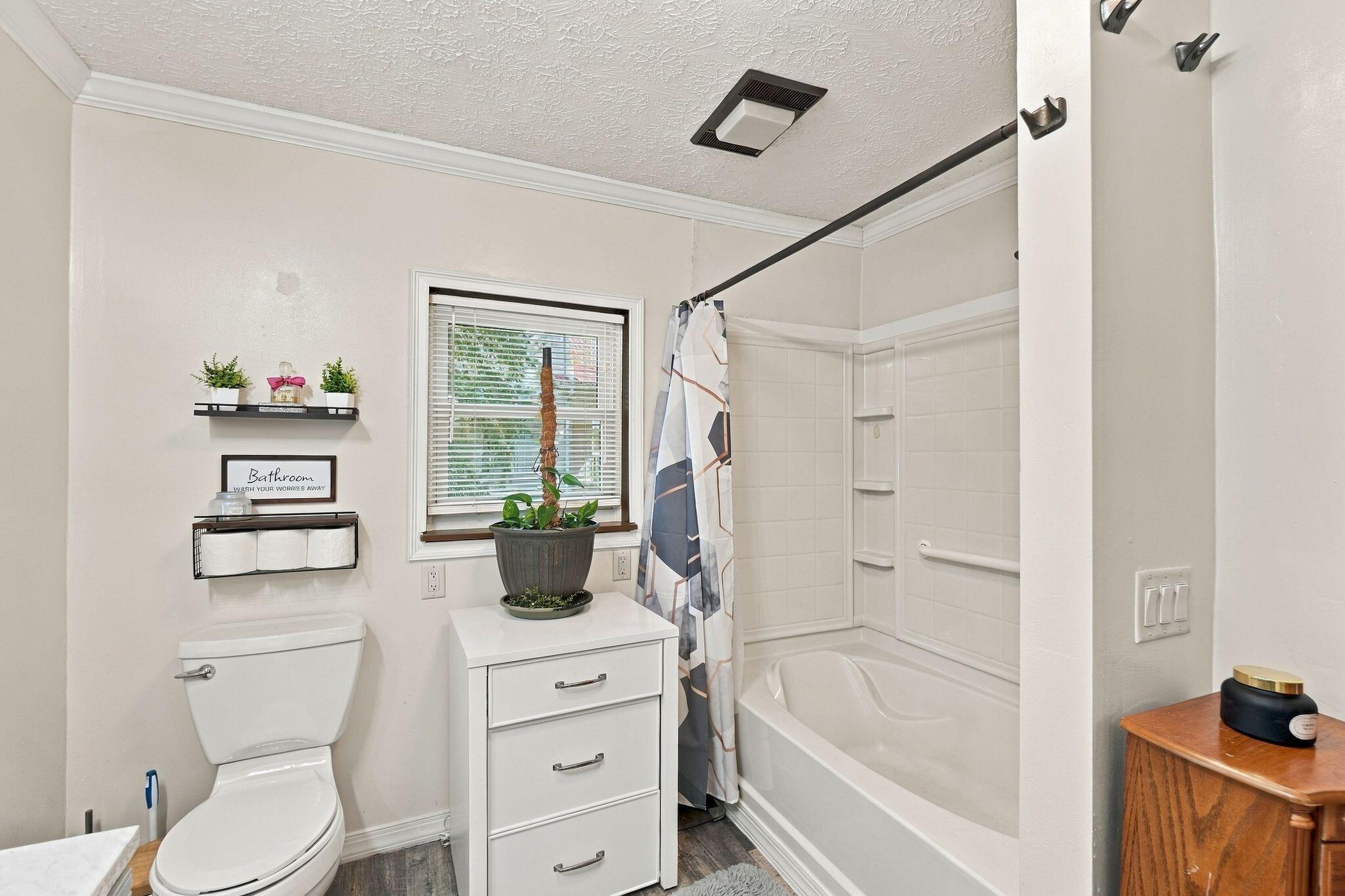 471 Center, West Mansfield, Ohio 43358