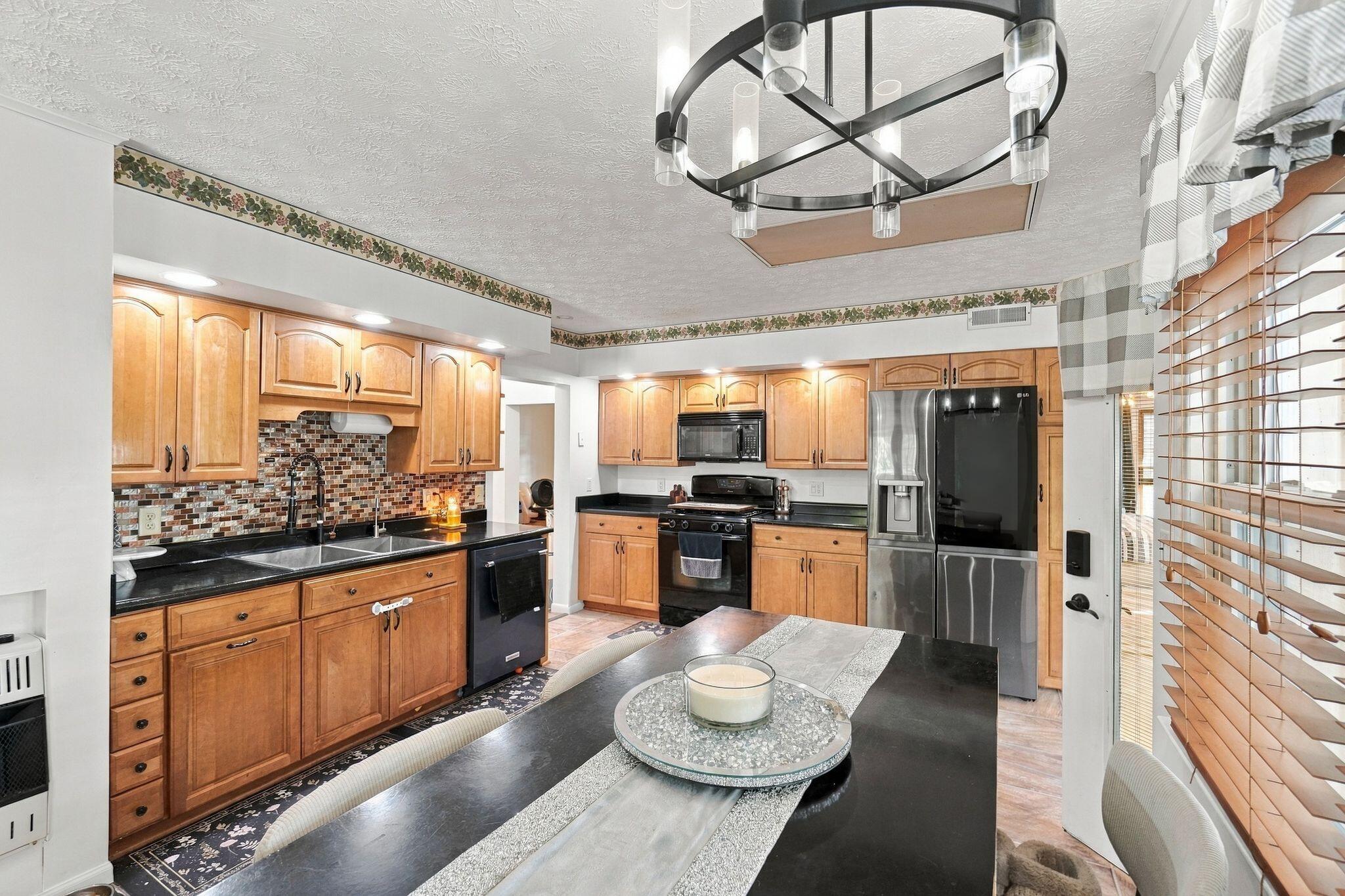 471 Center, West Mansfield, Ohio 43358