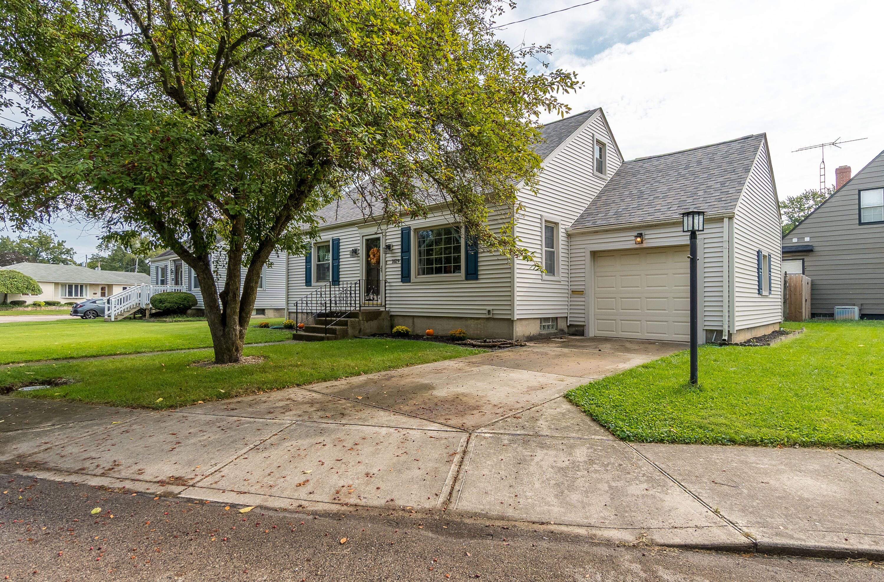 1029 Mayfair, Troy, Ohio 45373