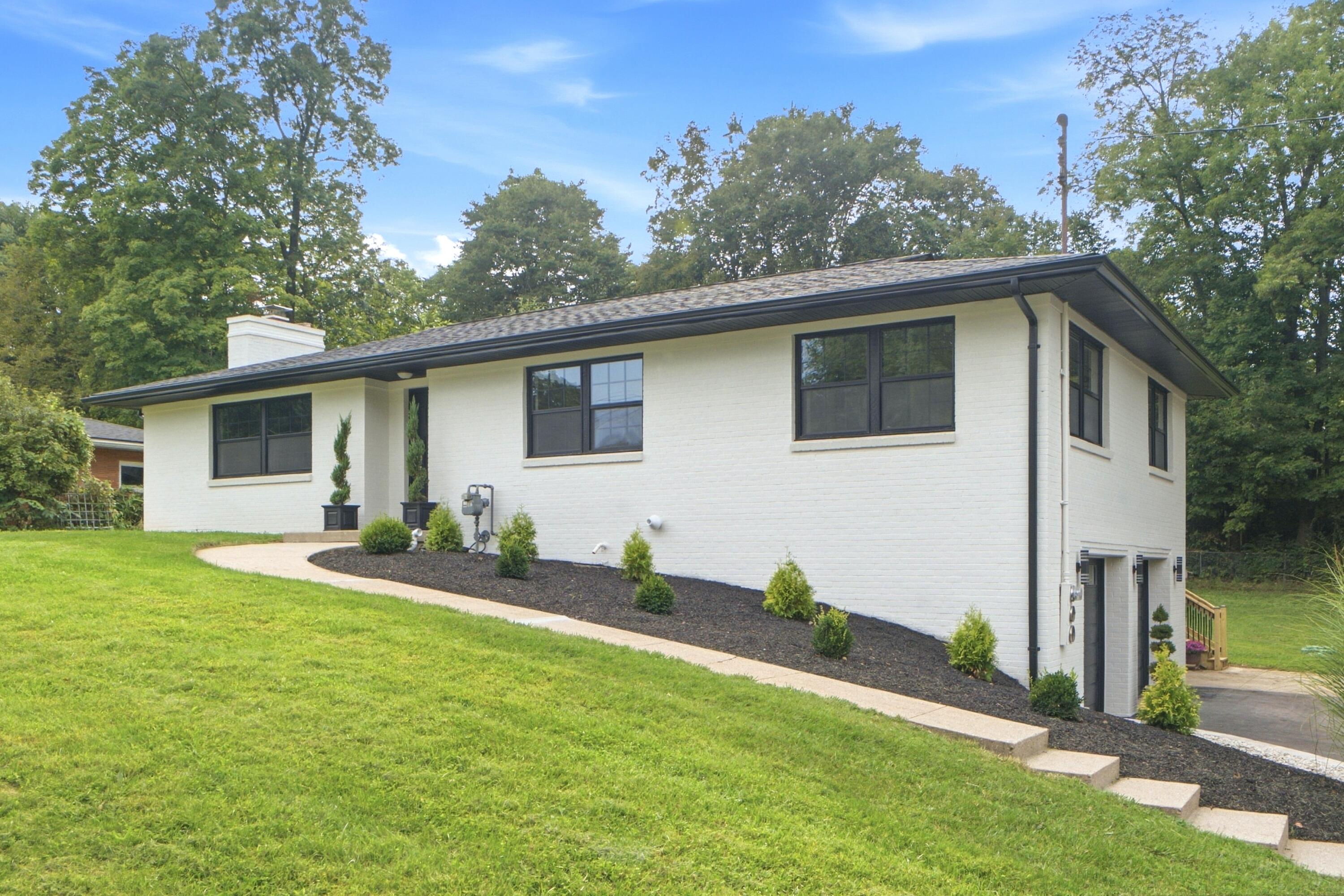 1231 White Oak, Springfield, Ohio 45504