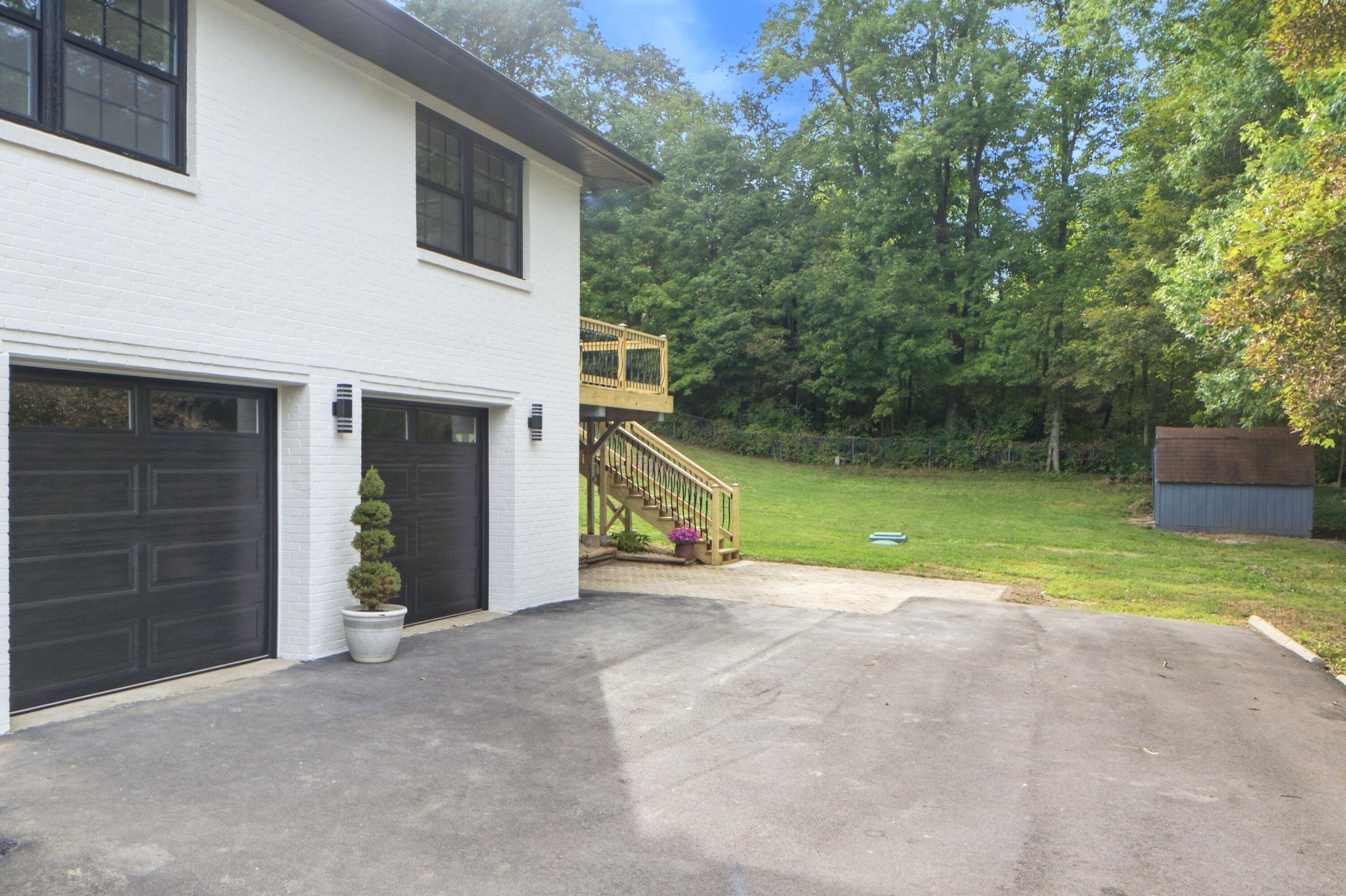 1231 White Oak, Springfield, Ohio 45504