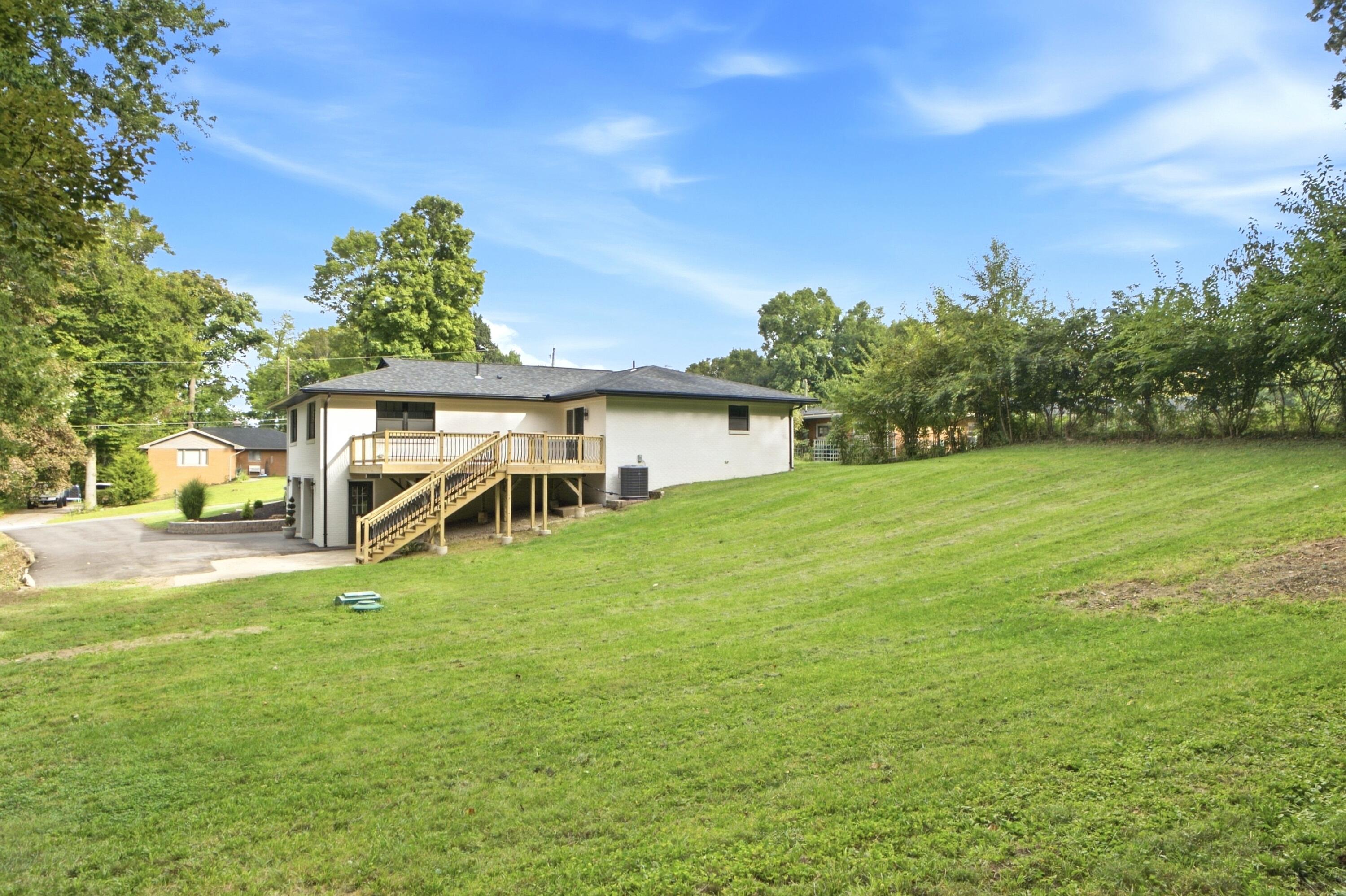 1231 White Oak, Springfield, Ohio 45504